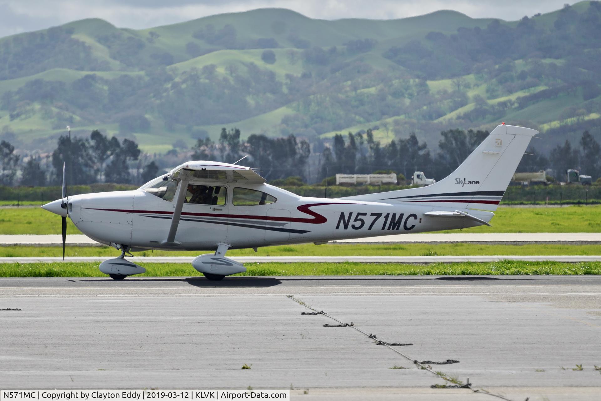 N571MC, 2001 Cessna 182T Skylane C/N 18281038, Livermore Airport California 2019.