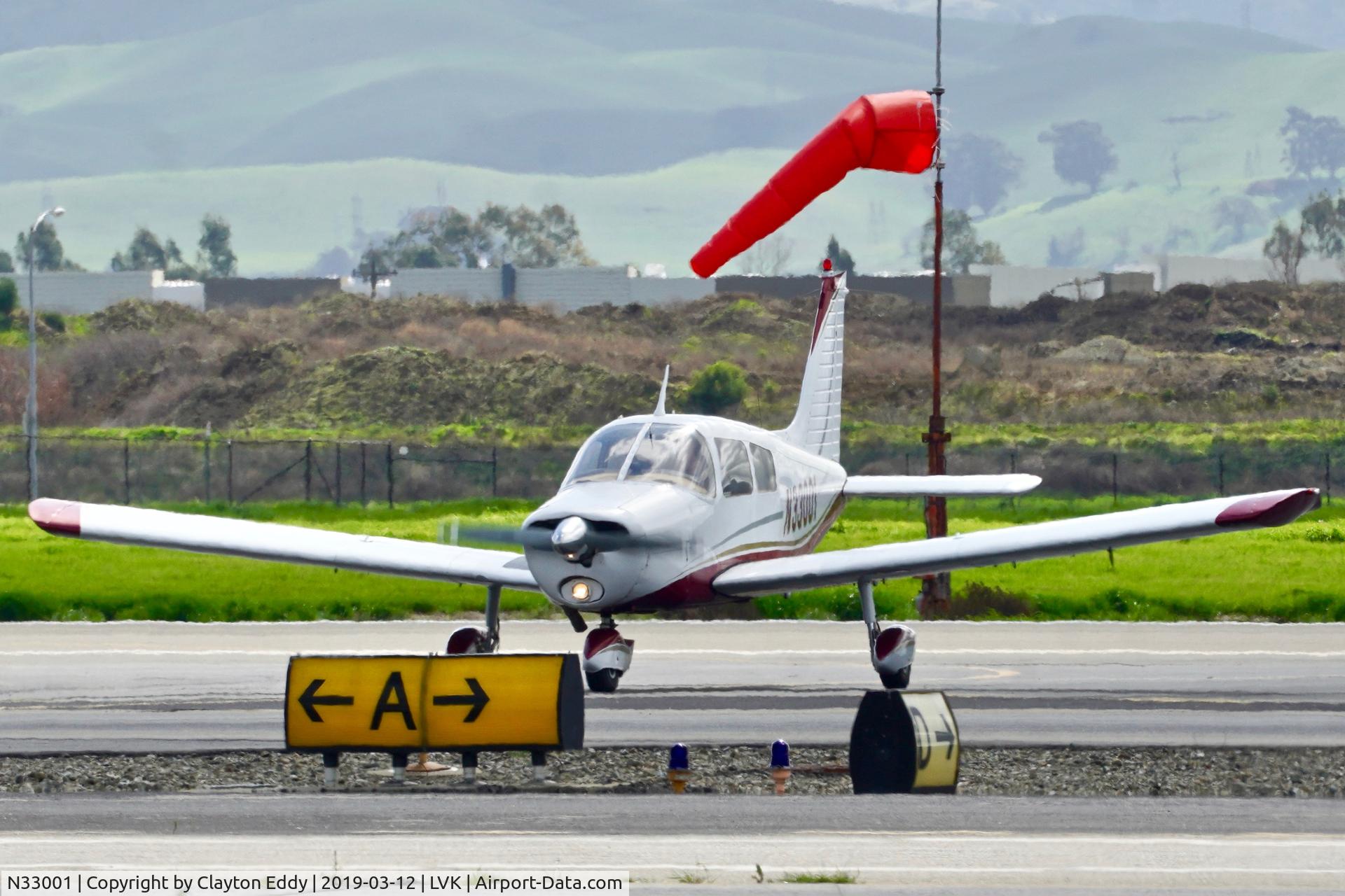 N33001, 1975 Piper PA-28-140 C/N 28-7525134, Livermore Airport California 2019.