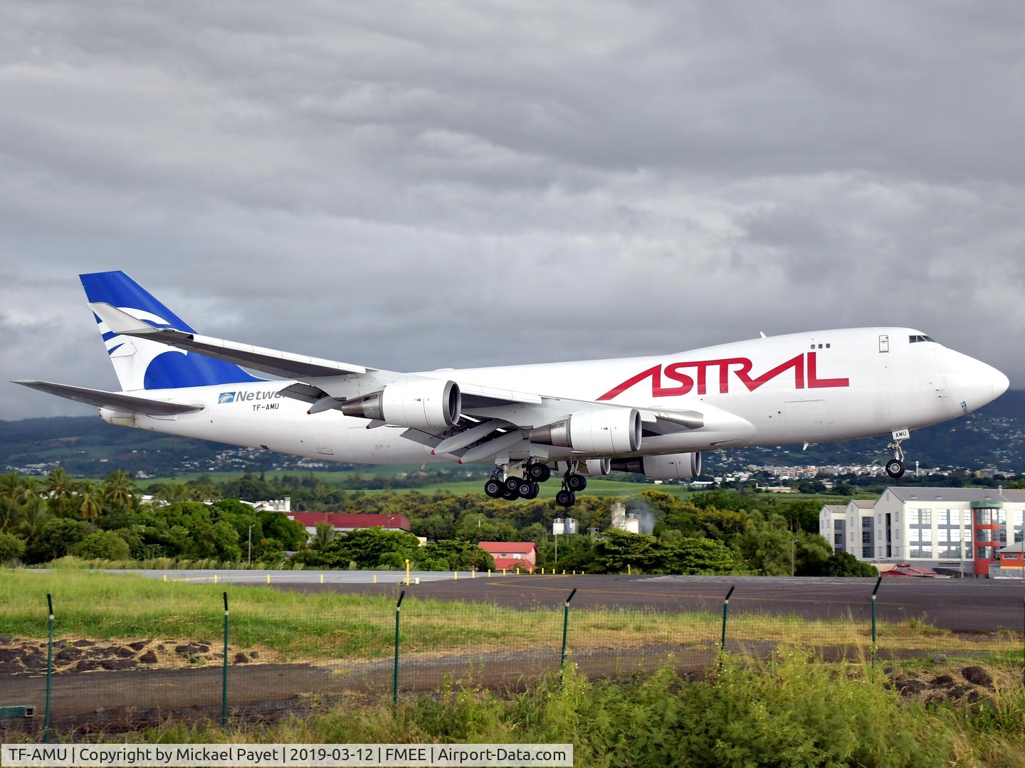 TF-AMU, 1999 Boeing 747-48EF/SCD C/N 27603, Landing rwy 30