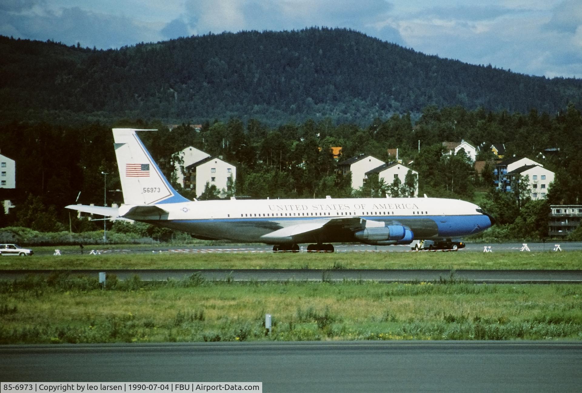 85-6973, 1969 Boeing 707-396C C/N 20043, Oslo Fornebu 4.7.1990