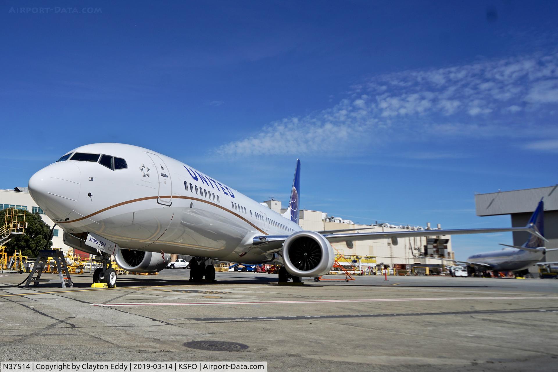 N37514, 2019 Boeing 737-9 MAX C/N 43450, MAX 9 'parked' SFO 2019.