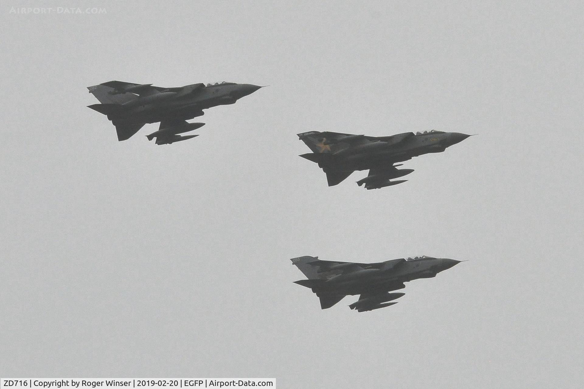 ZD716, 1984 Panavia Tornado GR.4 C/N 341/BS117/3157, ZD716/DH leading ZD744/092 and ZA587/055 during the RAF Tornado GR.4 farewell tour of Southern Britain.