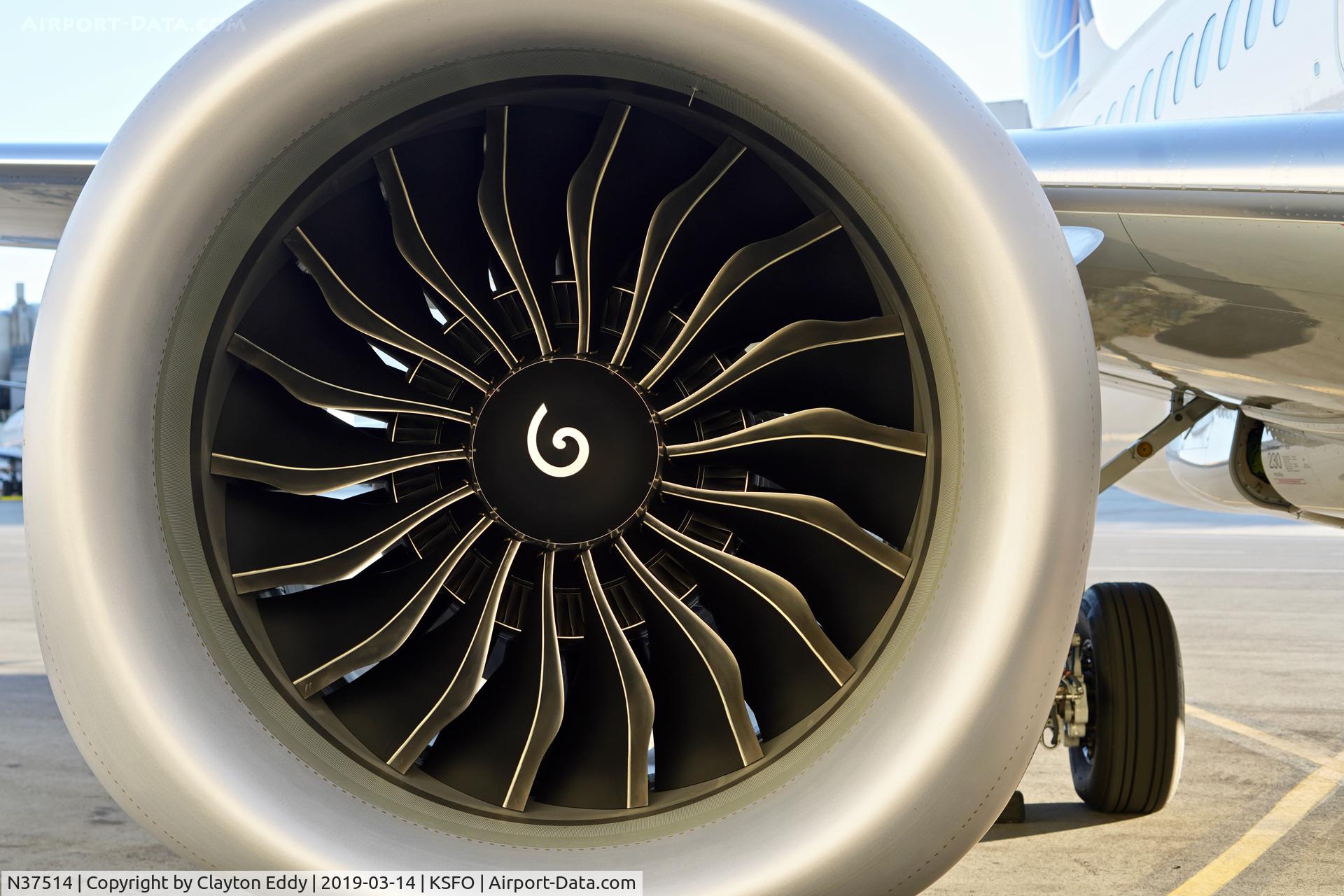 N37514, 2019 Boeing 737-9 MAX C/N 43450, SFO 2019.