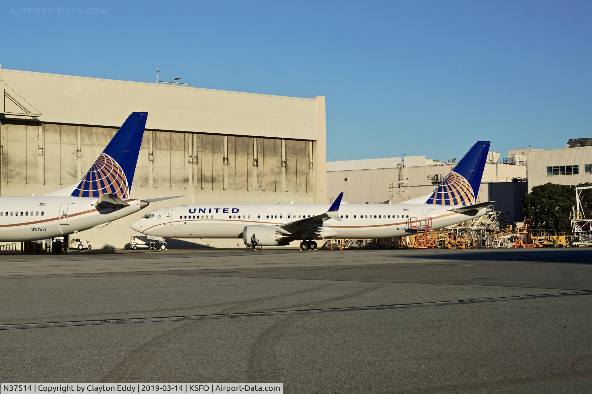 N37514, 2019 Boeing 737-9 MAX C/N 43450, SFO 2019.