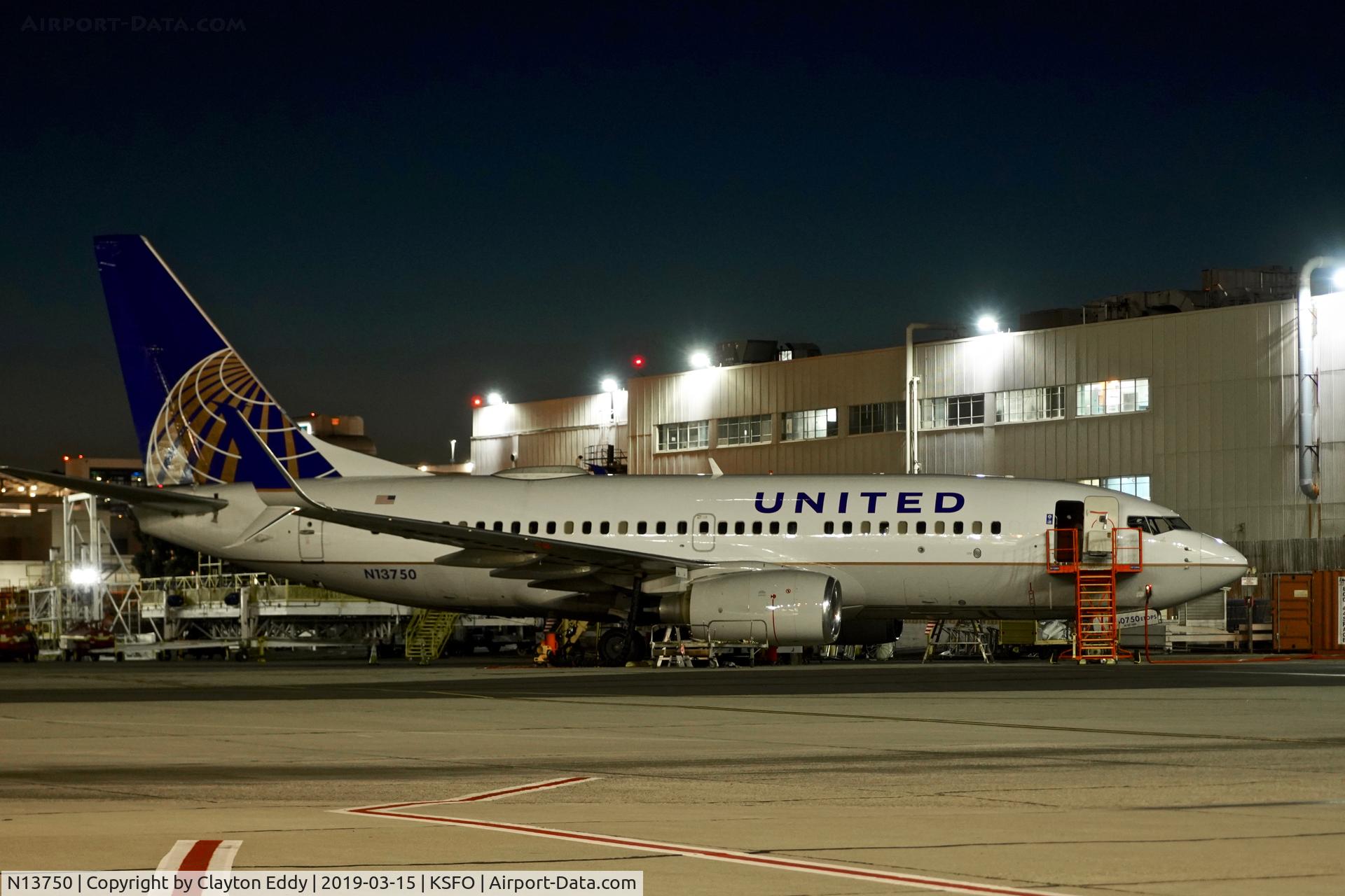 N13750, 1999 Boeing 737-724 C/N 28941, SFO 2019.