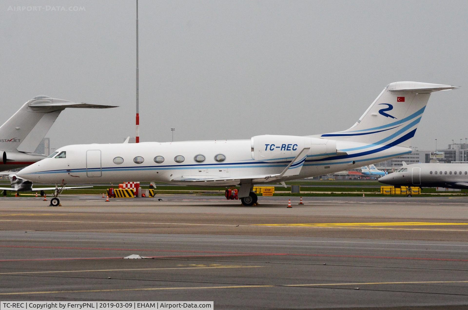 TC-REC, Gulfstream Aerospace GIV-X (G450) C/N 4246, G450 at SPL-East