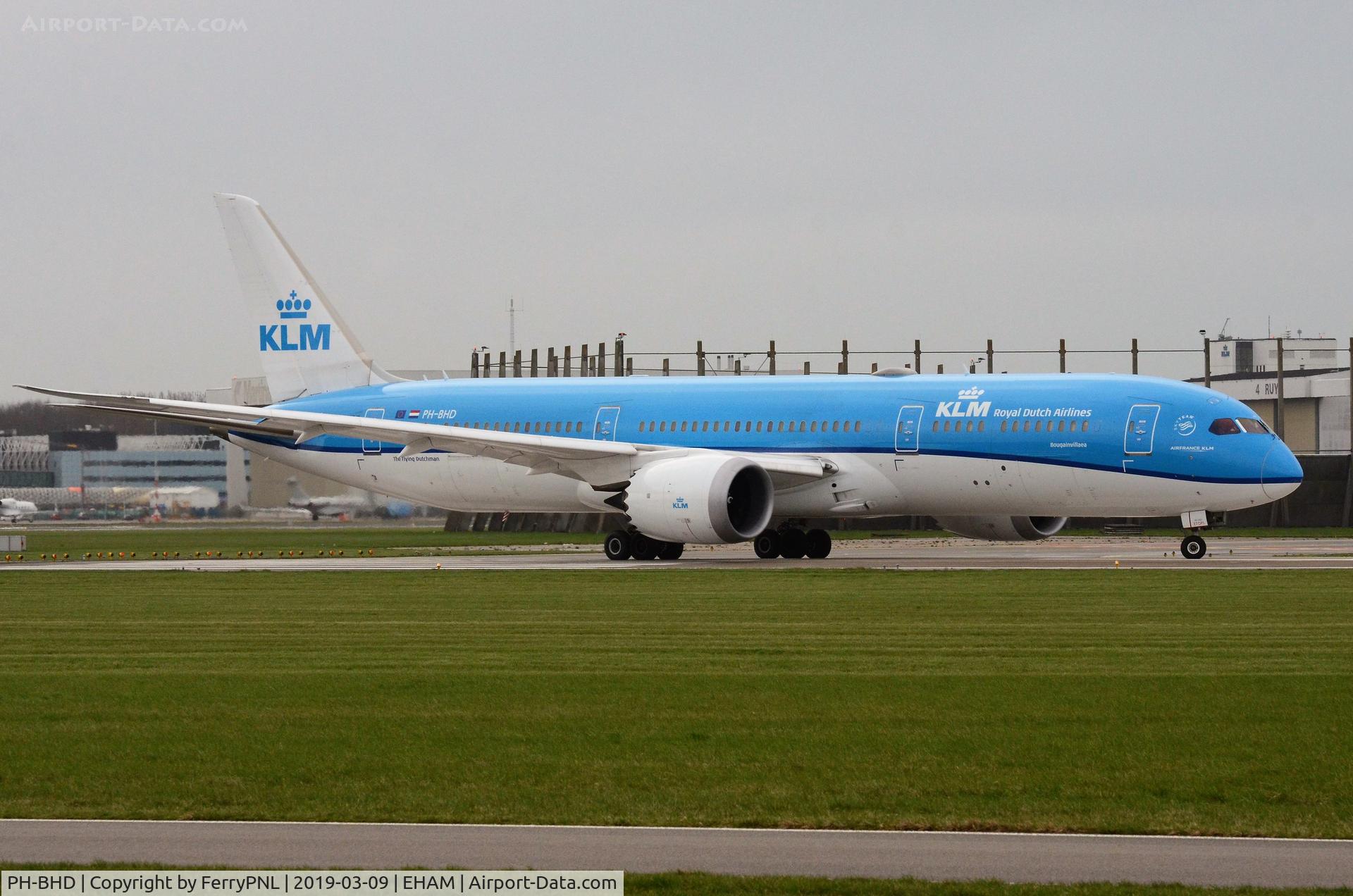 PH-BHD, 2015 Boeing 787-9 Dreamliner Dreamliner C/N 38763, KLM B789 lining-up
