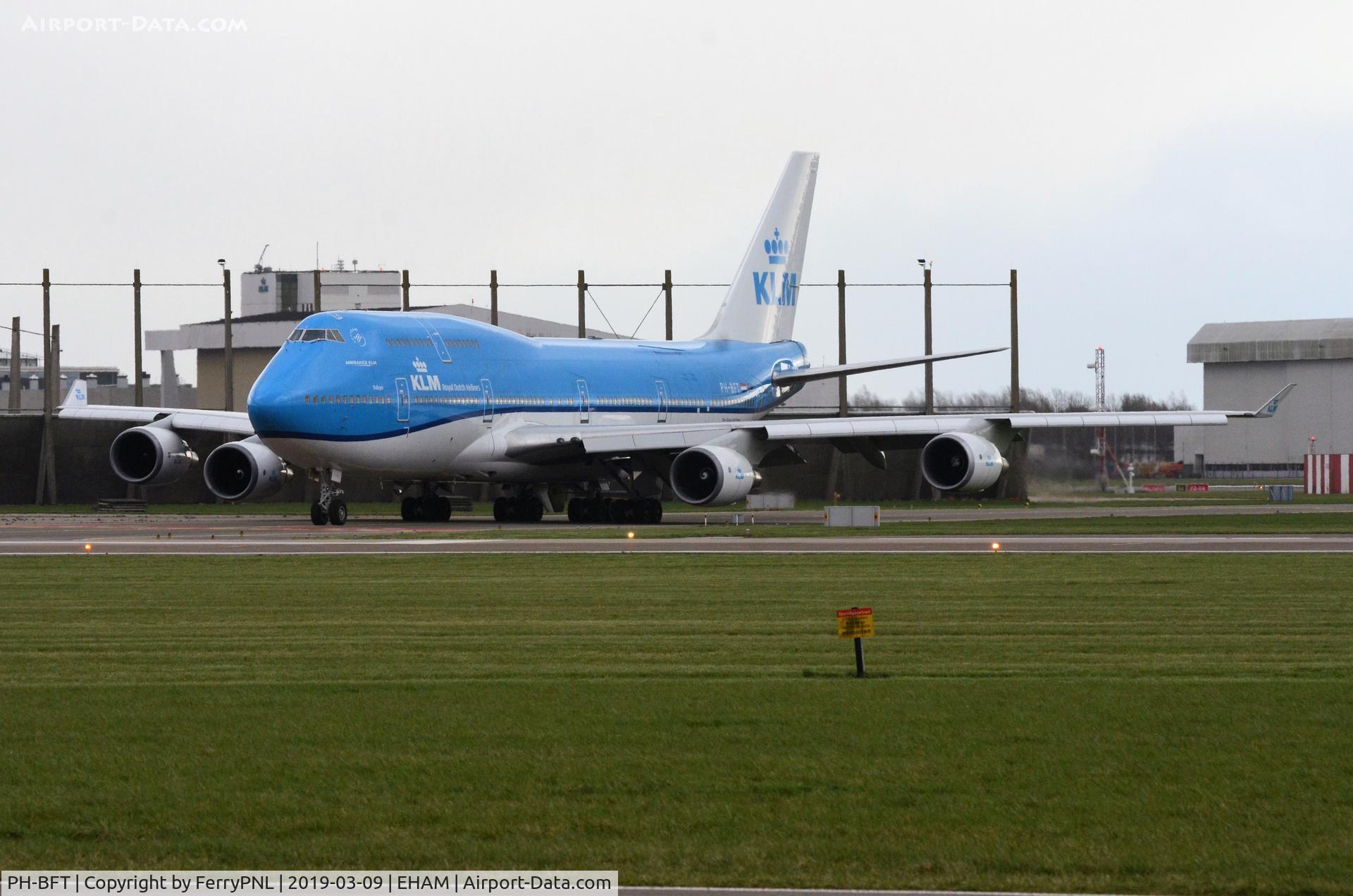 PH-BFT, 1997 Boeing 747-406BC C/N 28459, KLM B744 lining-up