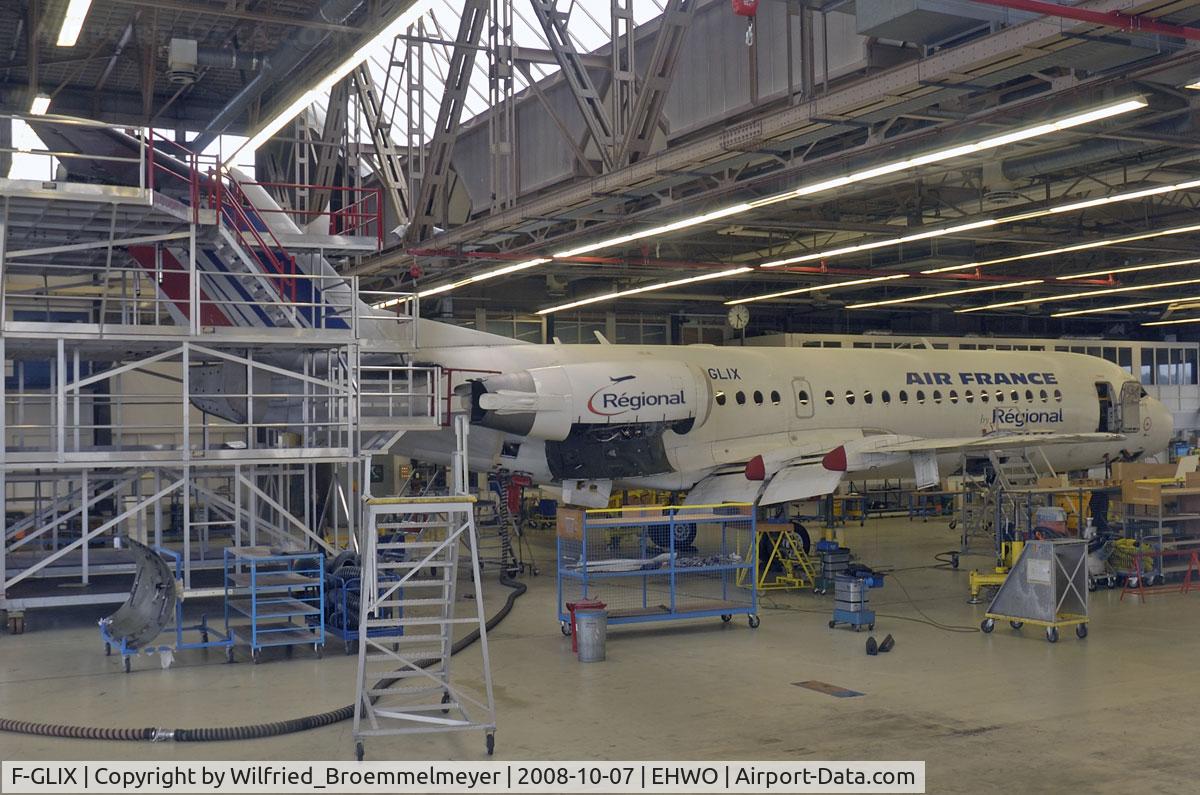F-GLIX, 1995 Fokker 70 (F-28-0070) C/N 11558, During Maintenance
