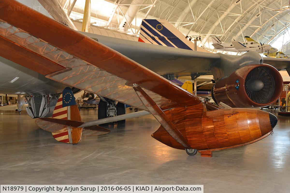 N18979, 1939 Bowlus BA-100 C/N BA100, On display at Steven F. Udvar-Hazy Center, National Air and Space Museum.