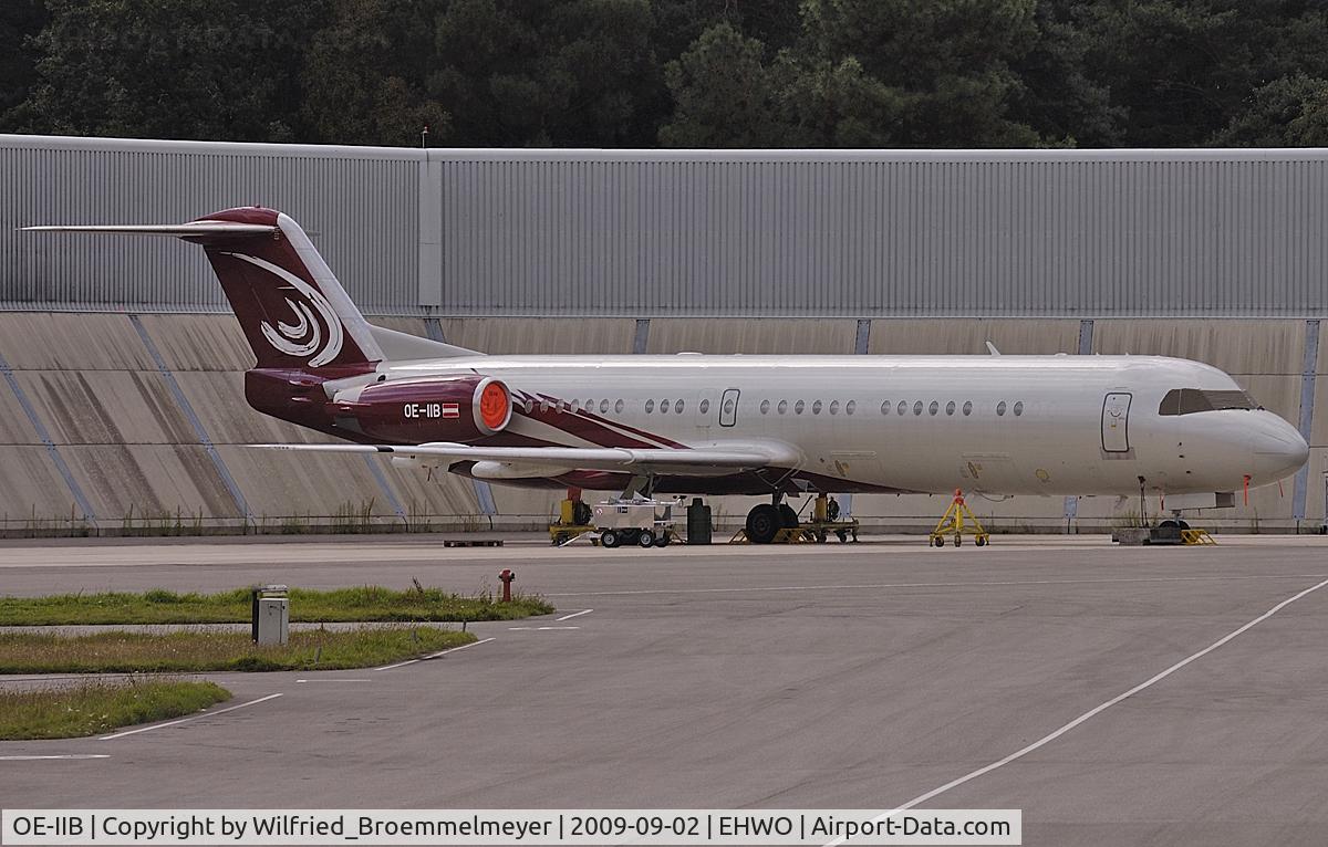 OE-IIB, 1992 Fokker 100 (F-28-0100) C/N 11403, During maintenance at WOE