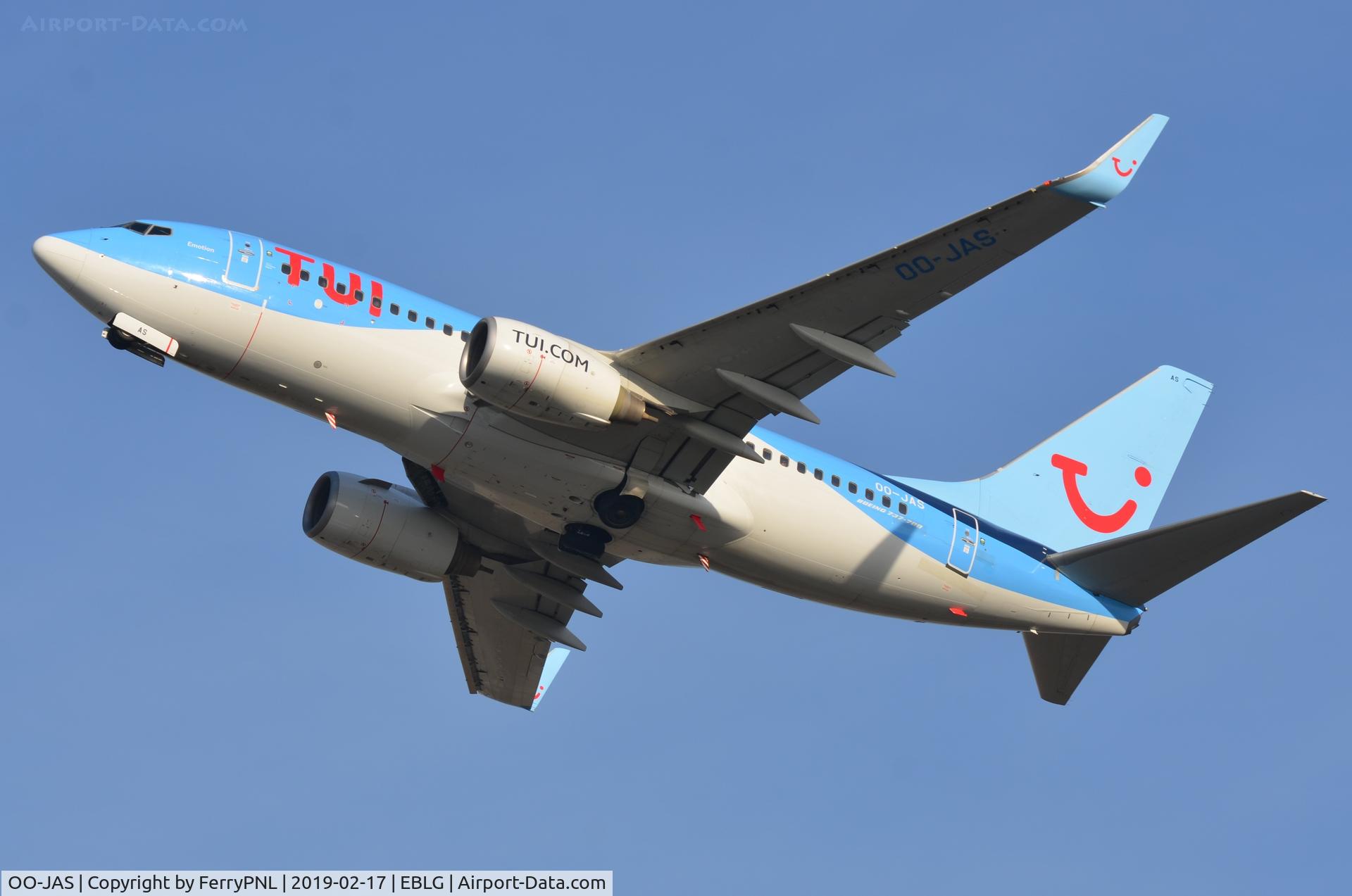 OO-JAS, 2008 Boeing 737-7K5 C/N 35144, Tui B737 LGG departure