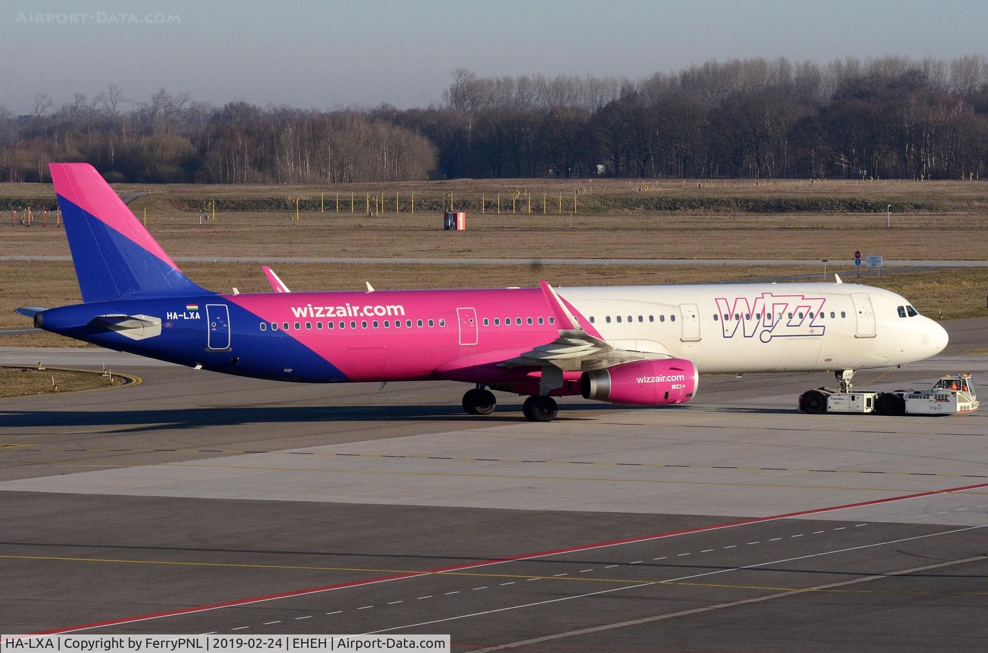 HA-LXA, 2015 Airbus A321-231 C/N 6848, Wizzair A321 pushed/back