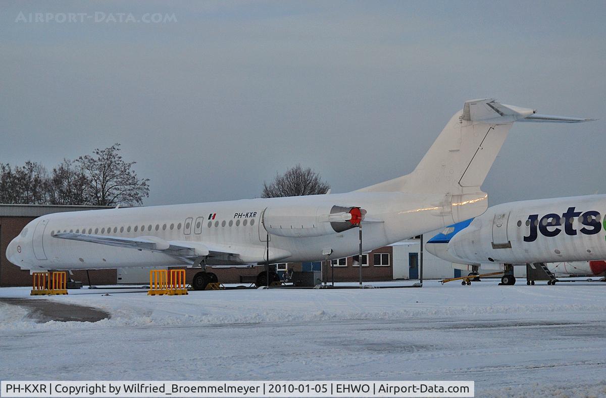 PH-KXR, 1992 Fokker F28-0100 C/N 11410, ex MexicanaClick - stored at WOE