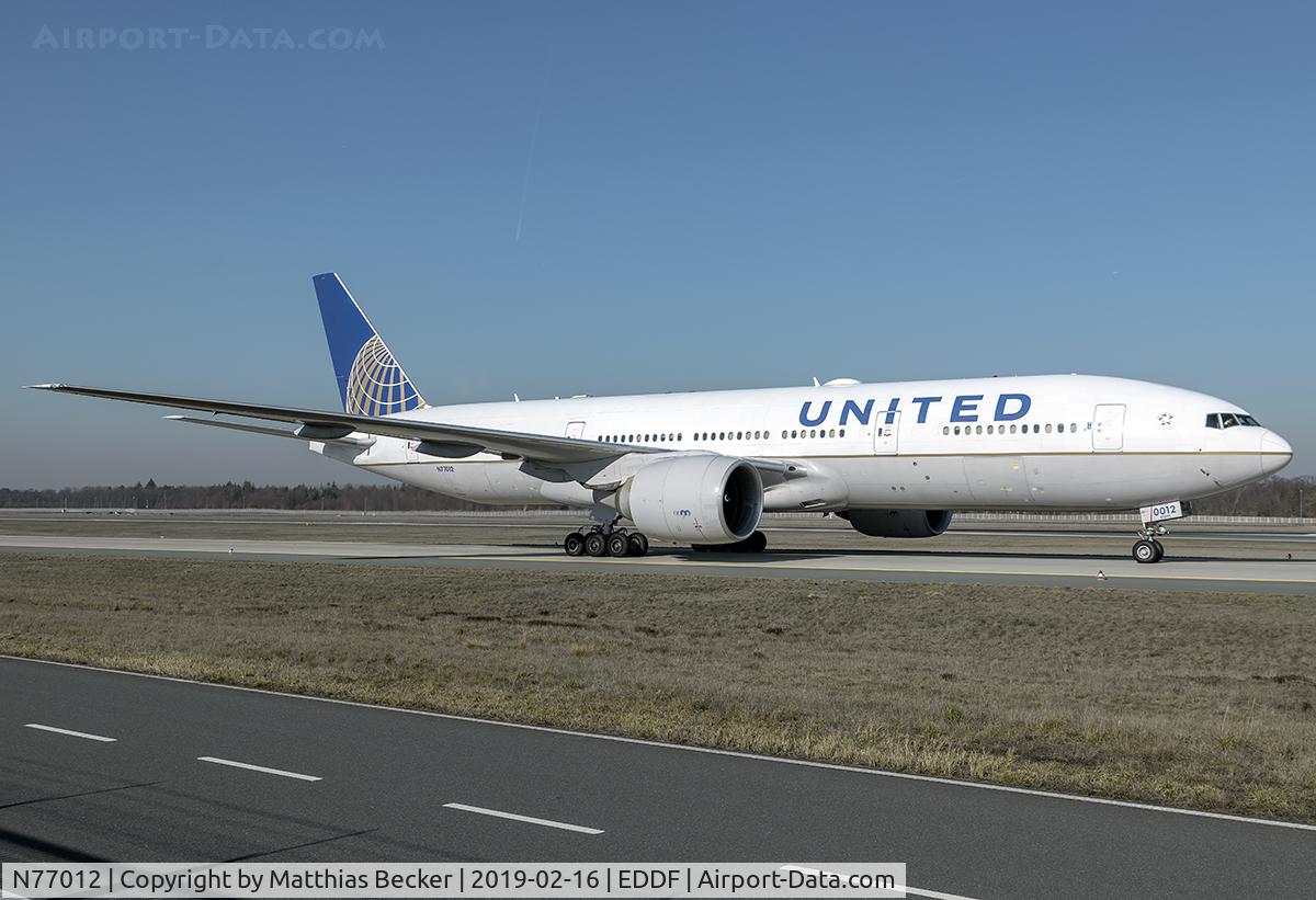 N77012, 1999 Boeing 777-224 C/N 29860, N77012
