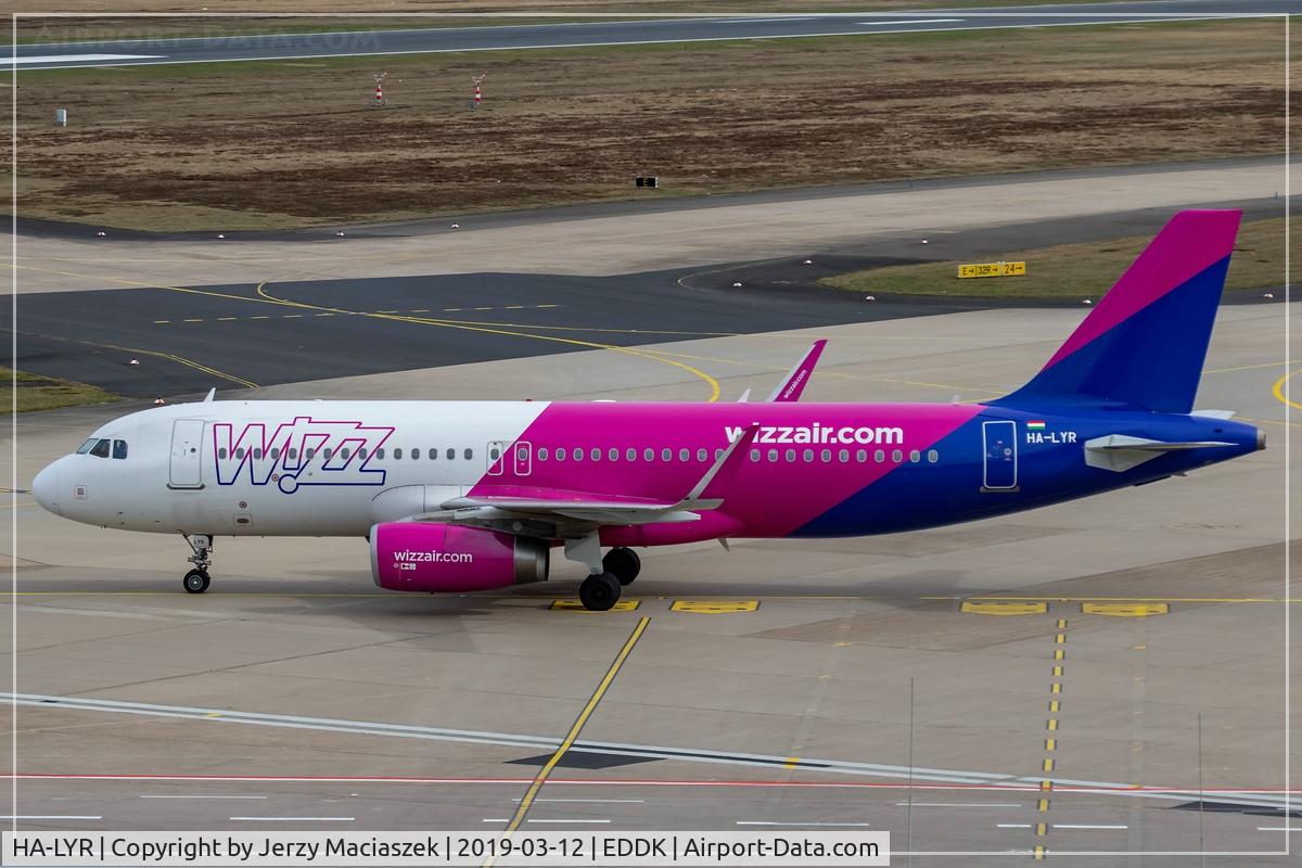 HA-LYR, 2015 Airbus A320-232 C/N 6631, Airbus A320-232