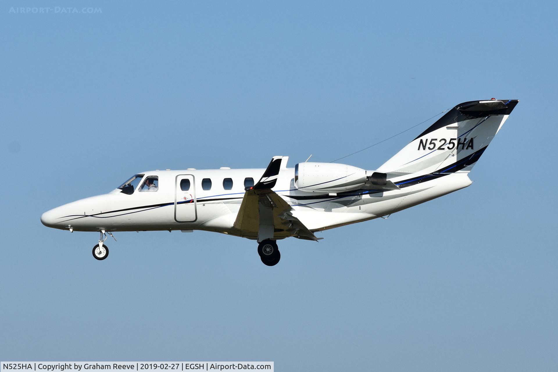N525HA, 1994 Cessna 525 CitationJet CJ1 C/N 525-0081, Landing at Norwich.