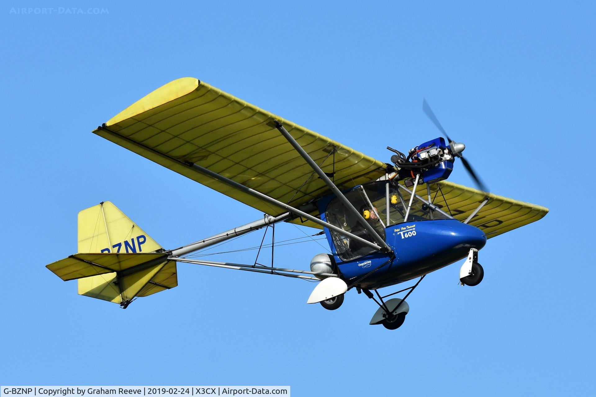 G-BZNP, 2000 Thruster T600N 450 C/N 0100-T600N-047, Departing from Northrepps.