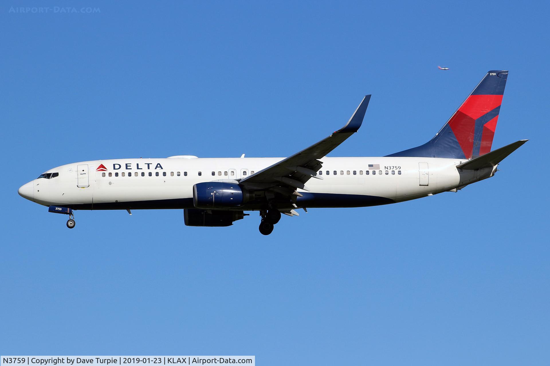 N3759, 2001 Boeing 737-832 C/N 30815, No comment.