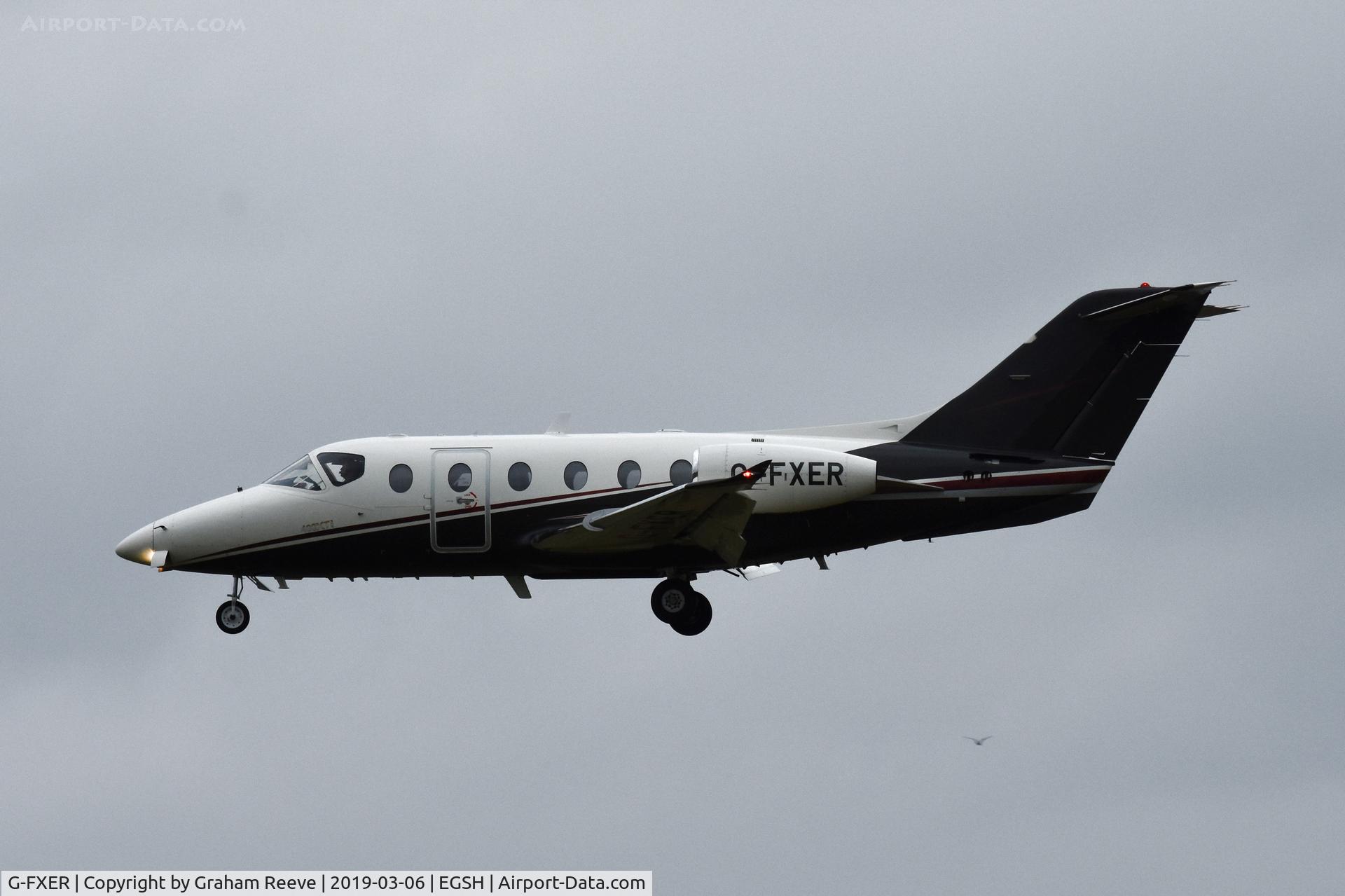 G-FXER, 2001 Raytheon Beechjet 400A/Nextant N400XT C/N RK-310, Landing at Norwich.