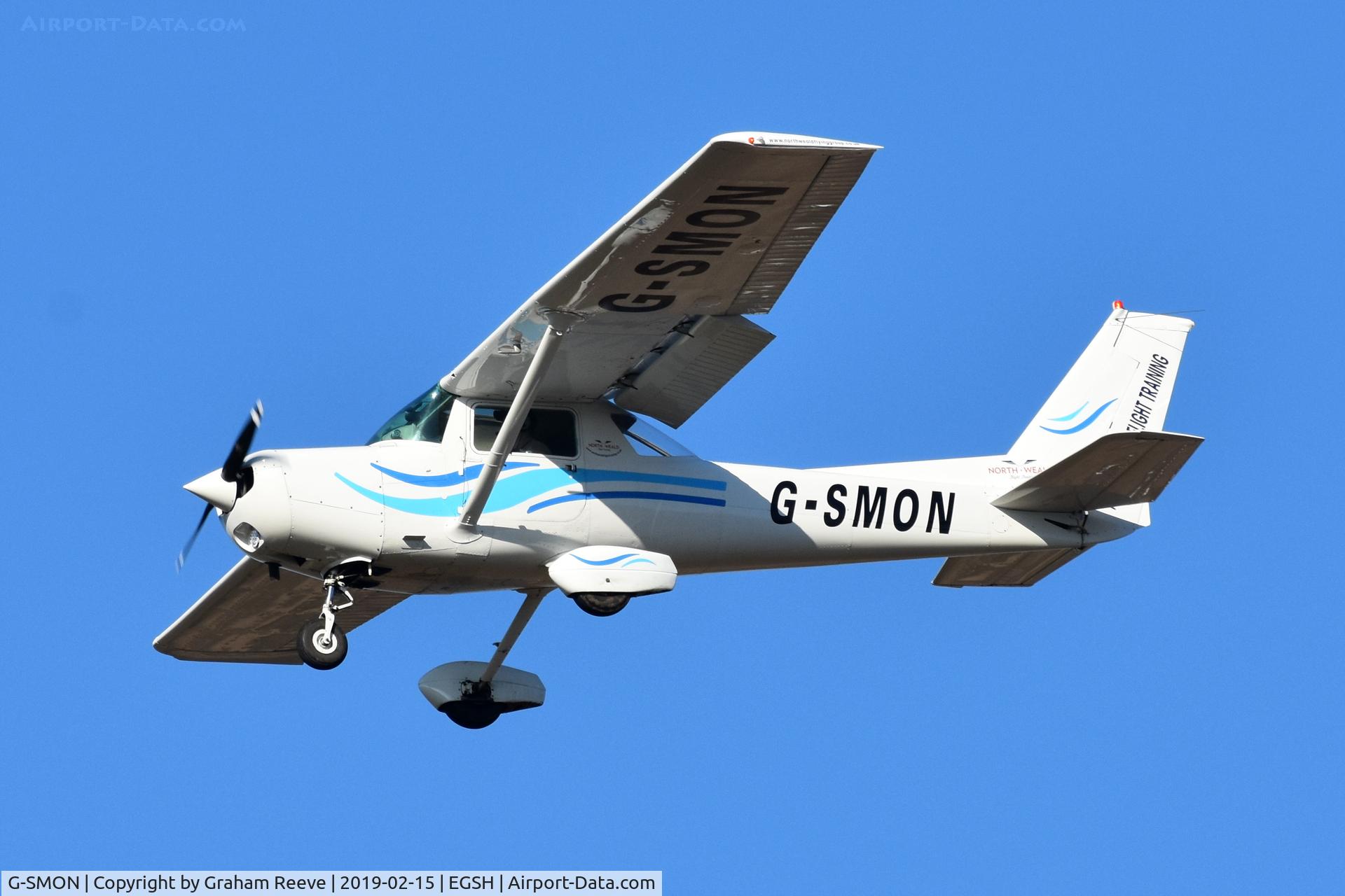 G-SMON, 1976 Cessna A152 Aerobat C/N A152-0805, Landing at Norwich.