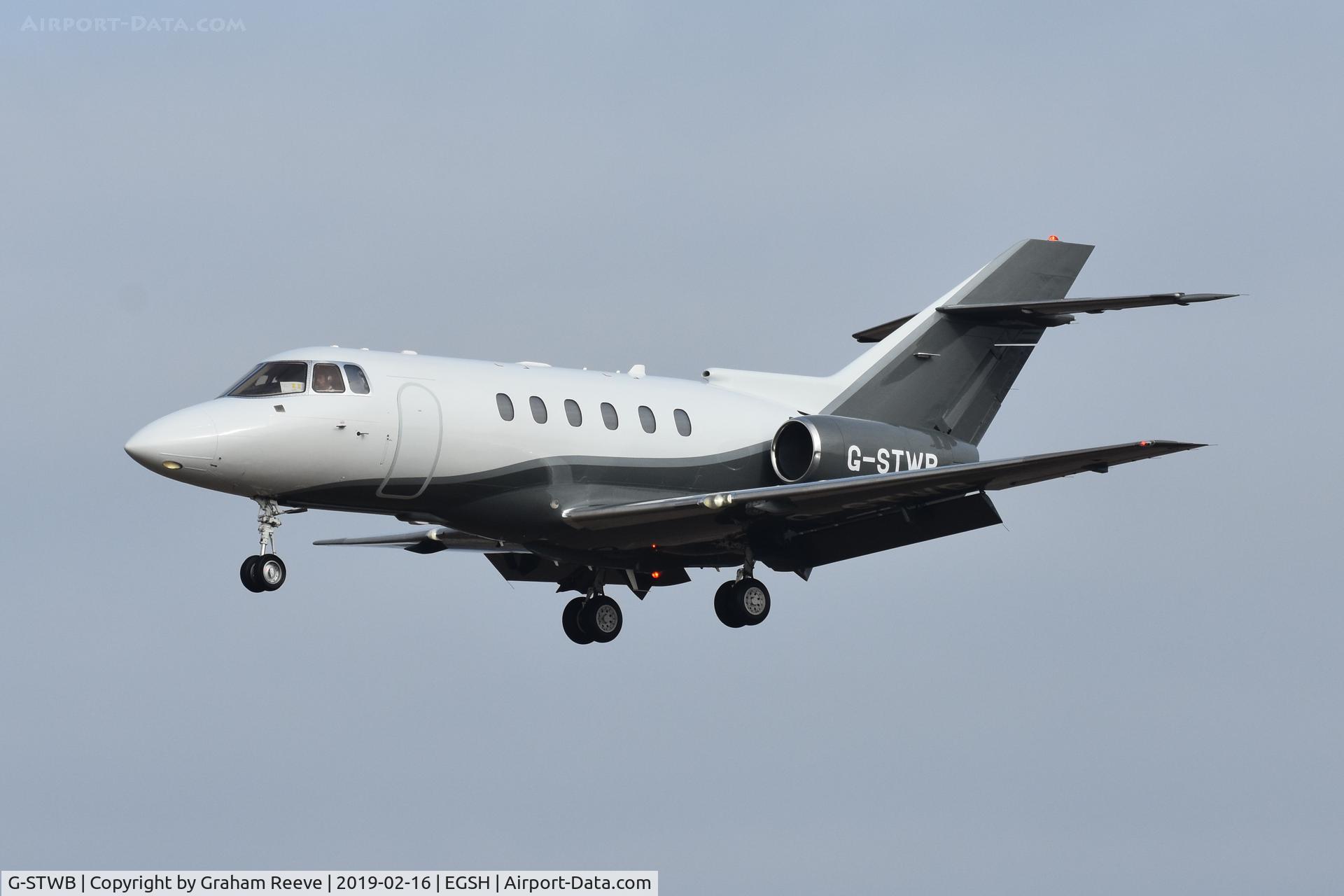 G-STWB, 2008 Hawker Beechcraft 750 C/N HB-17, Landing at Norwich.