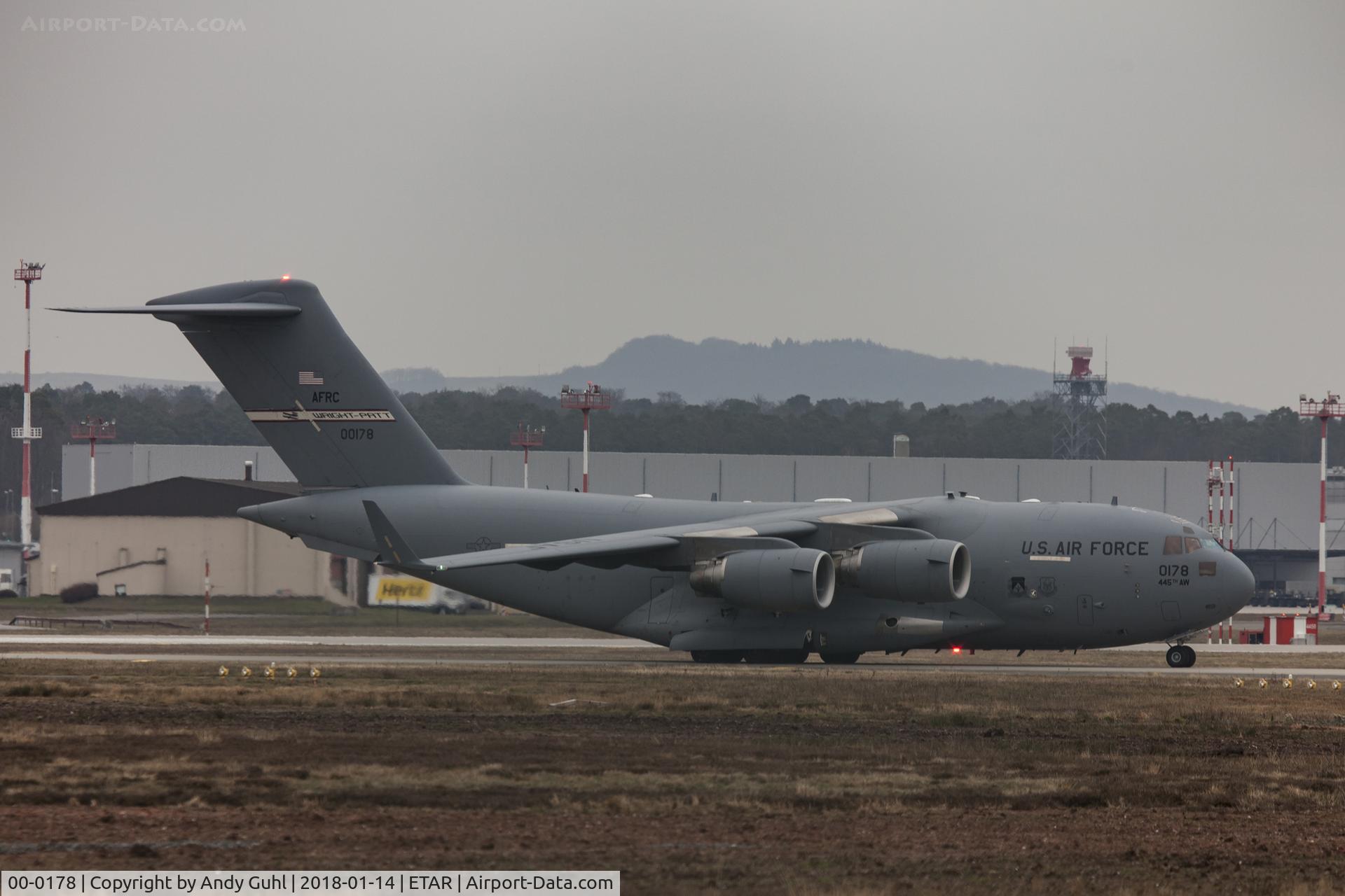 00-0178, 2000 Boeing C-17A Globemaster III C/N 50086/F085/P78, On the Runway