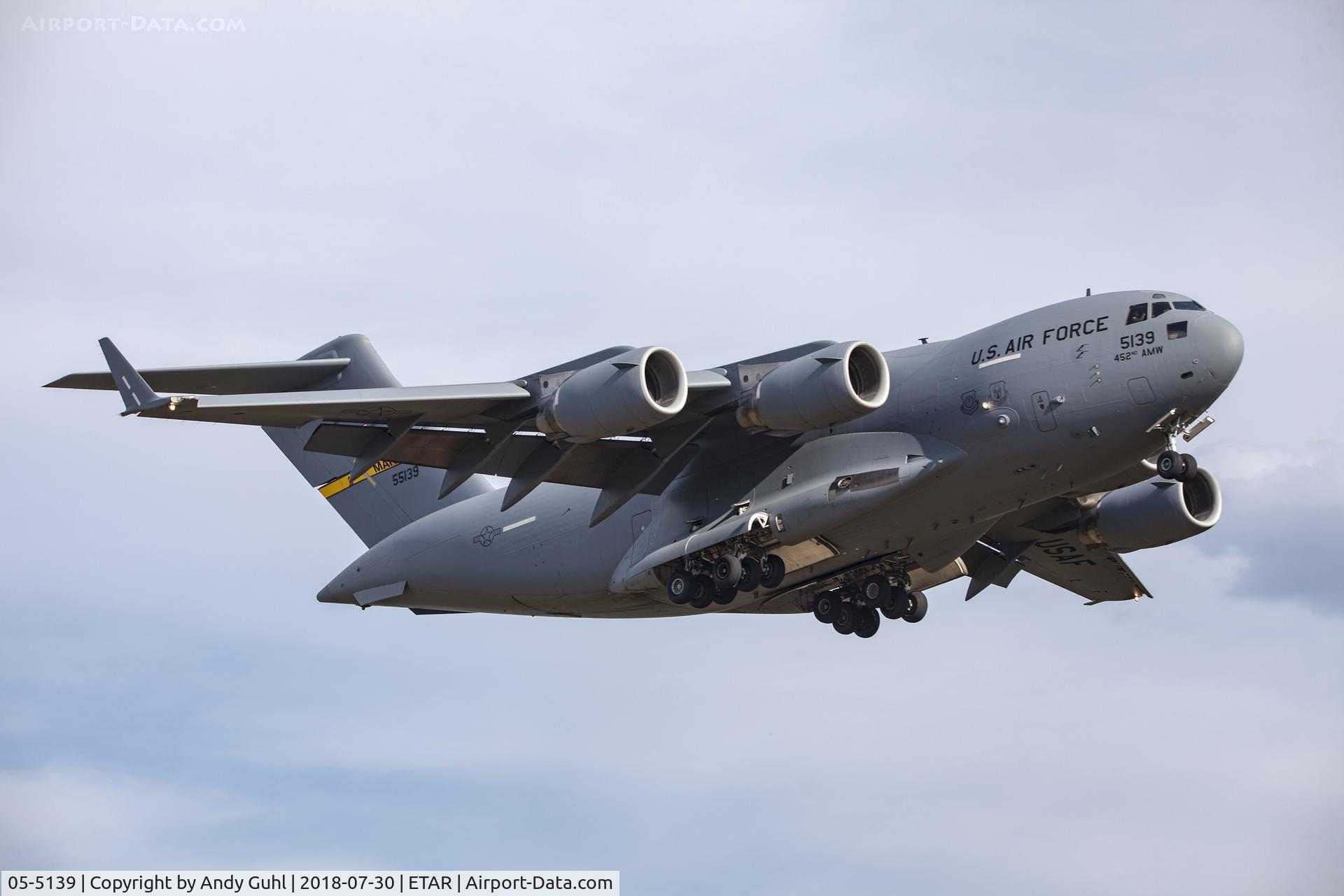 05-5139, Boeing C-17A Globemaster III C/N P-139, Approach