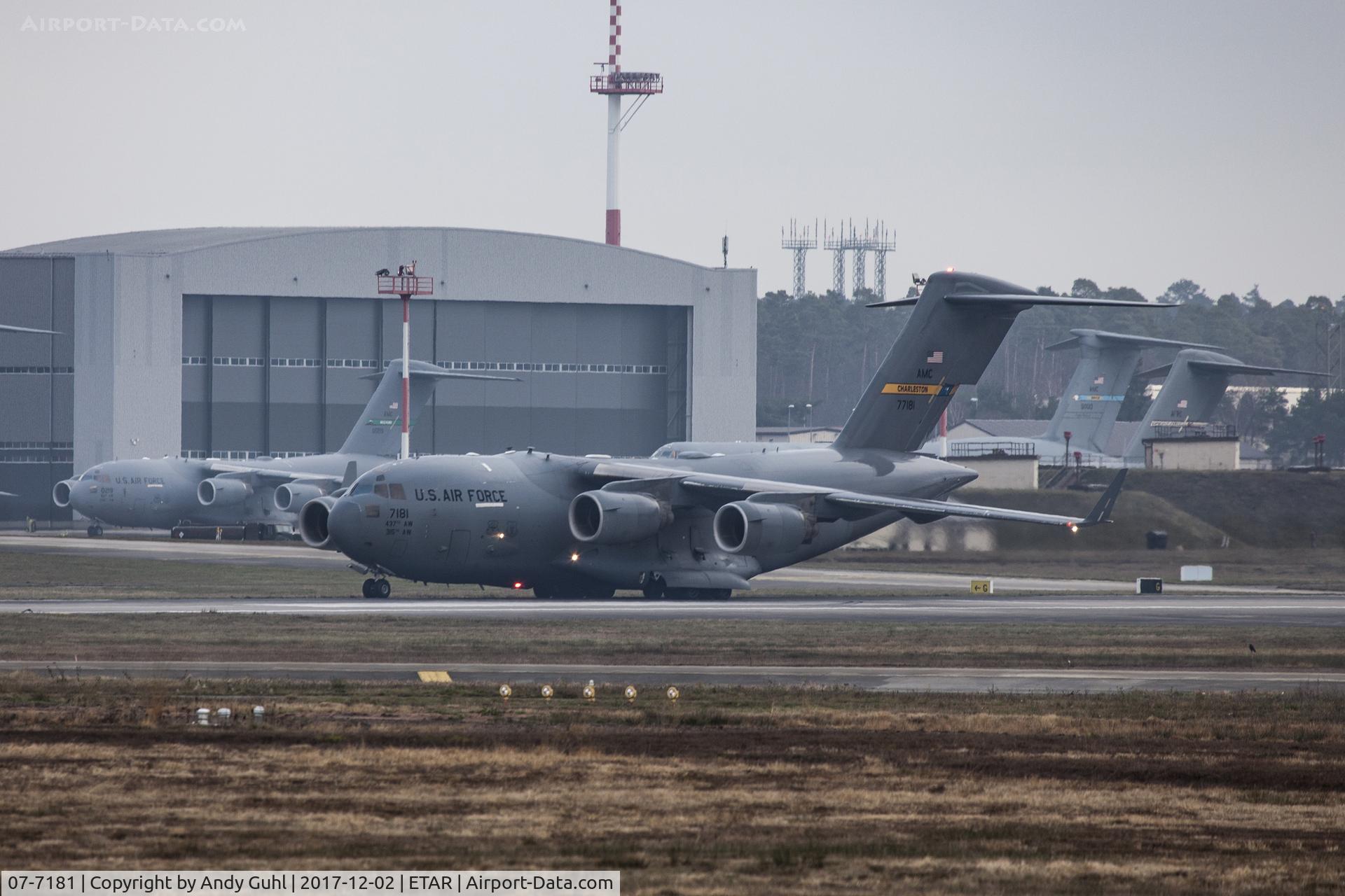 07-7181, 2008 Boeing C-17A Globemaster III C/N F-198 (50199), taxing to the runway