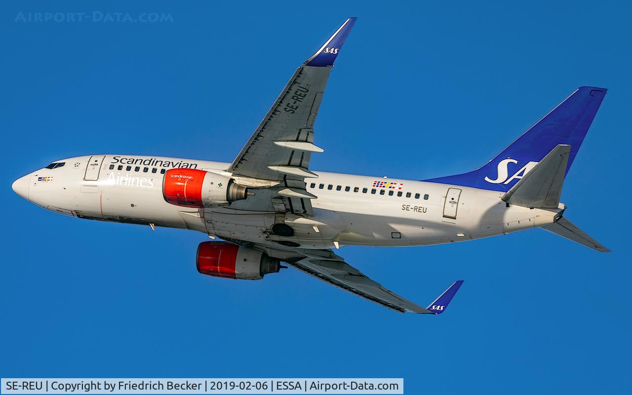 SE-REU, 2002 Boeing 737-76N C/N 33005, departing Arlanda via RW26