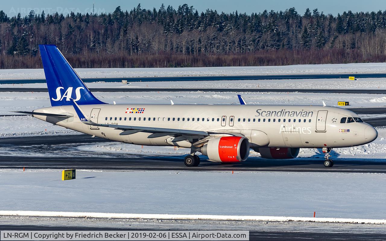 LN-RGM, 2016 Airbus A320-251N C/N 7277, taxying to the active RW26