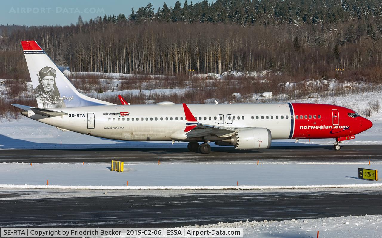 SE-RTA, 2018 Boeing 737-8 MAX C/N 42835, taxying to the active