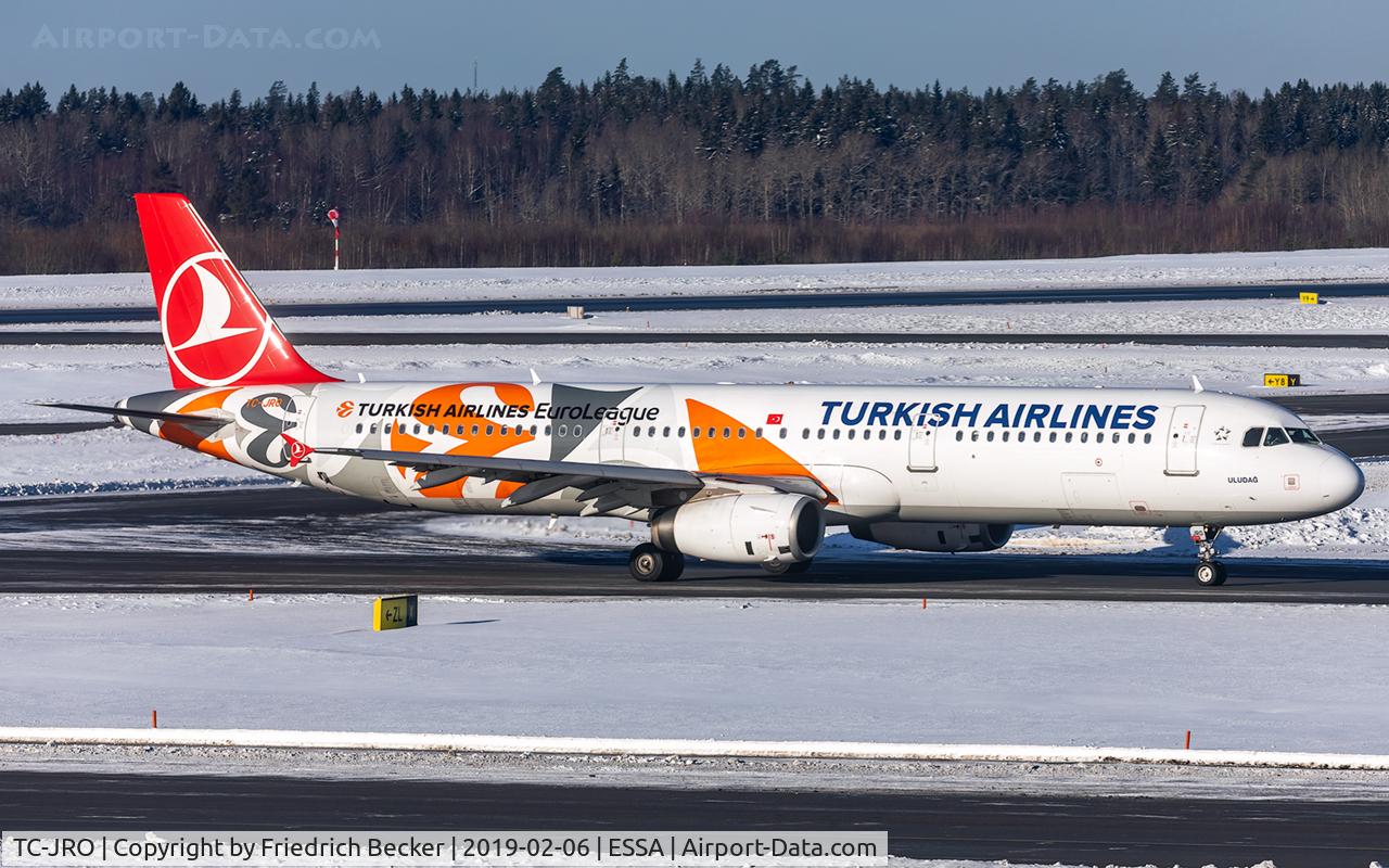 TC-JRO, 2011 Airbus A321-231 C/N 4682, taxying to the active