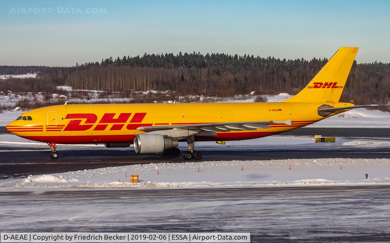 D-AEAE, 1995 Airbus A300B4-622R(F) C/N 753, taxying to the gate