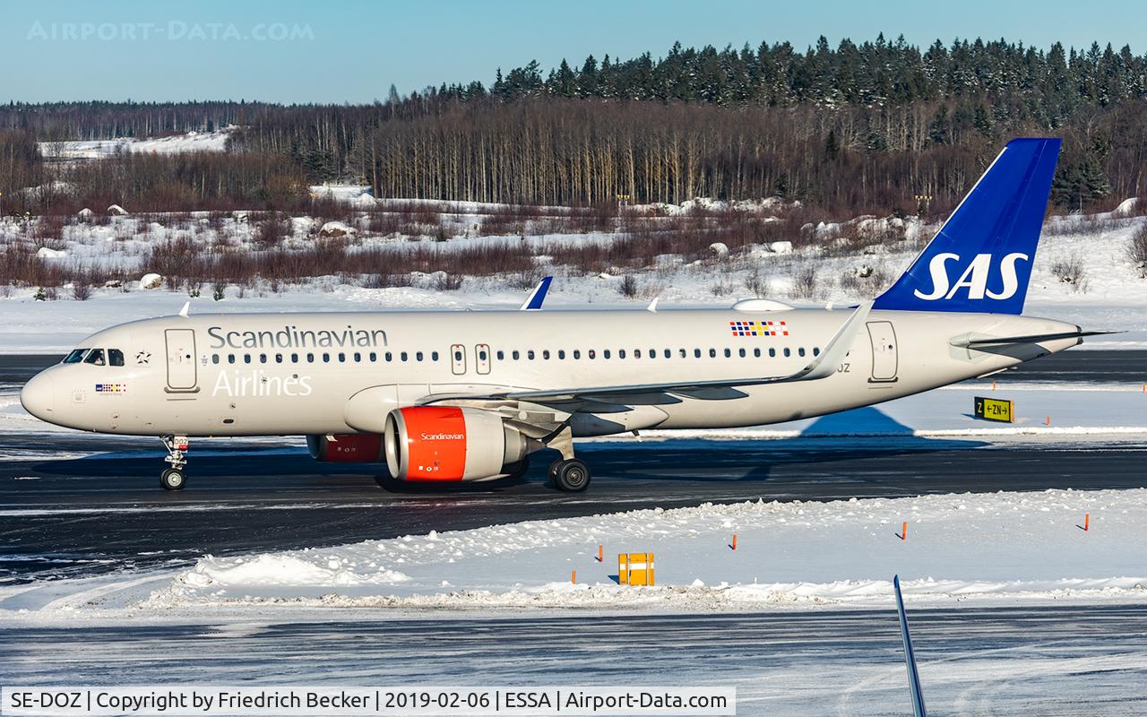 SE-DOZ, 2017 Airbus A320-251N C/N 7565, taxying to the gate