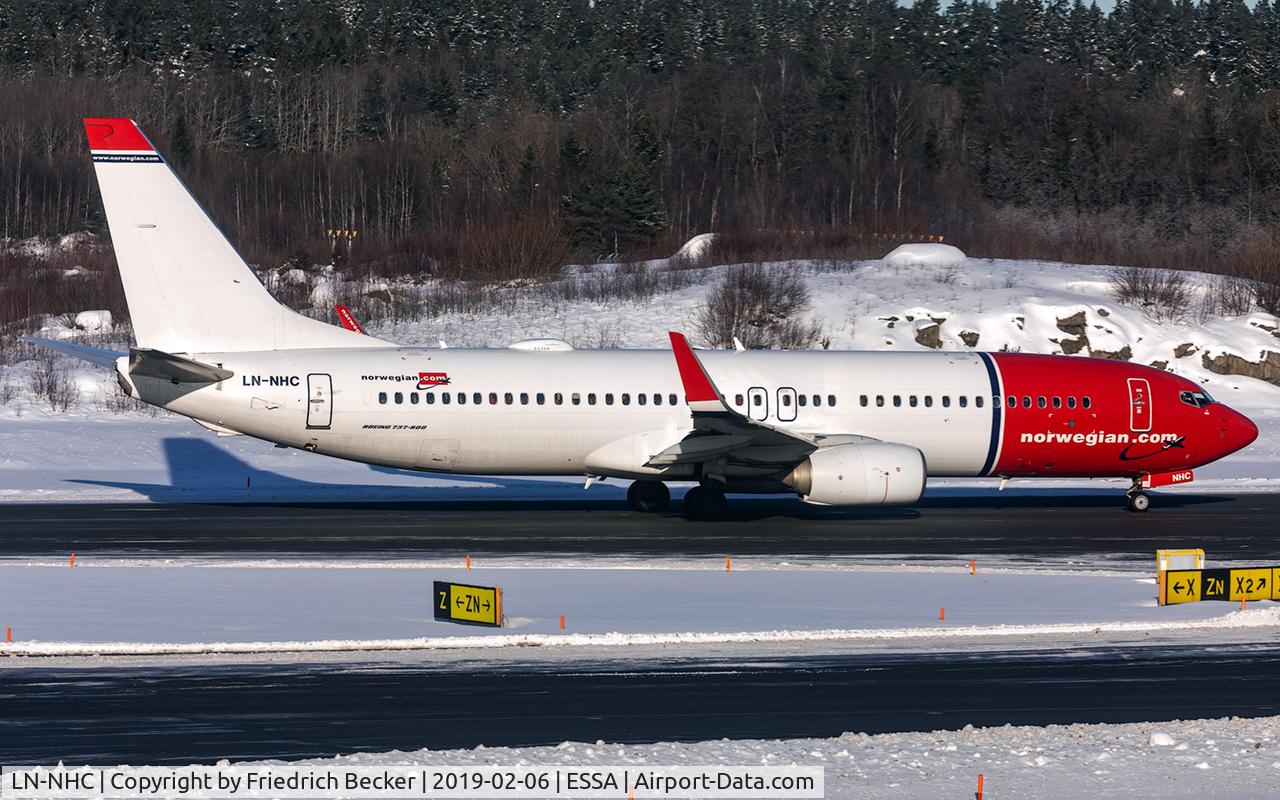 LN-NHC, 2014 Boeing 737-8JP C/N 41128, taxying to the active RW26