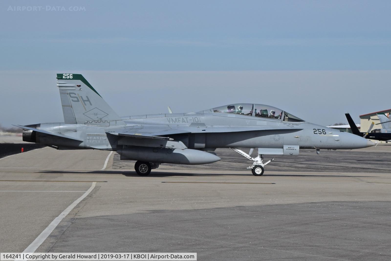 164241, 1991 McDonnell Douglas F/A-18D Hornet C/N 1004/D073, Taxiing onto the north GA ramp. VMFAT-101 