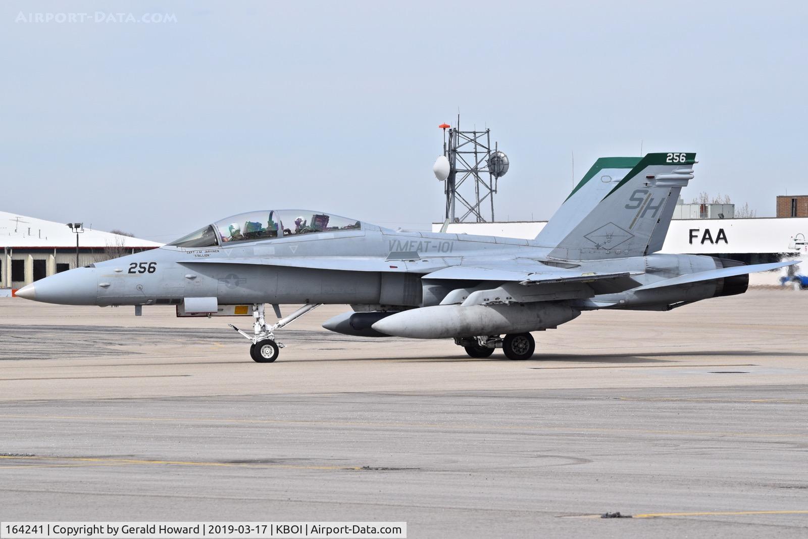164241, 1991 McDonnell Douglas F/A-18D Hornet C/N 1004/D073, Taxiing to RWY 10L.  VMFAT-101 