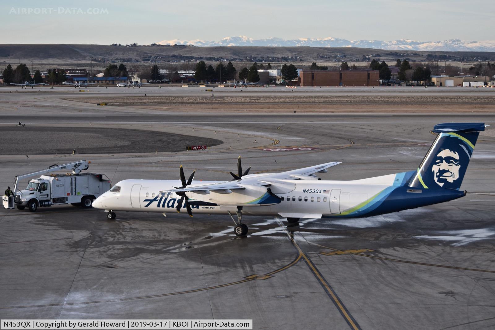 N453QX, 2015 Bombardier DHC-8-402 Dash 8 C/N 4489, Just finished de ice on the Alaska ramp.