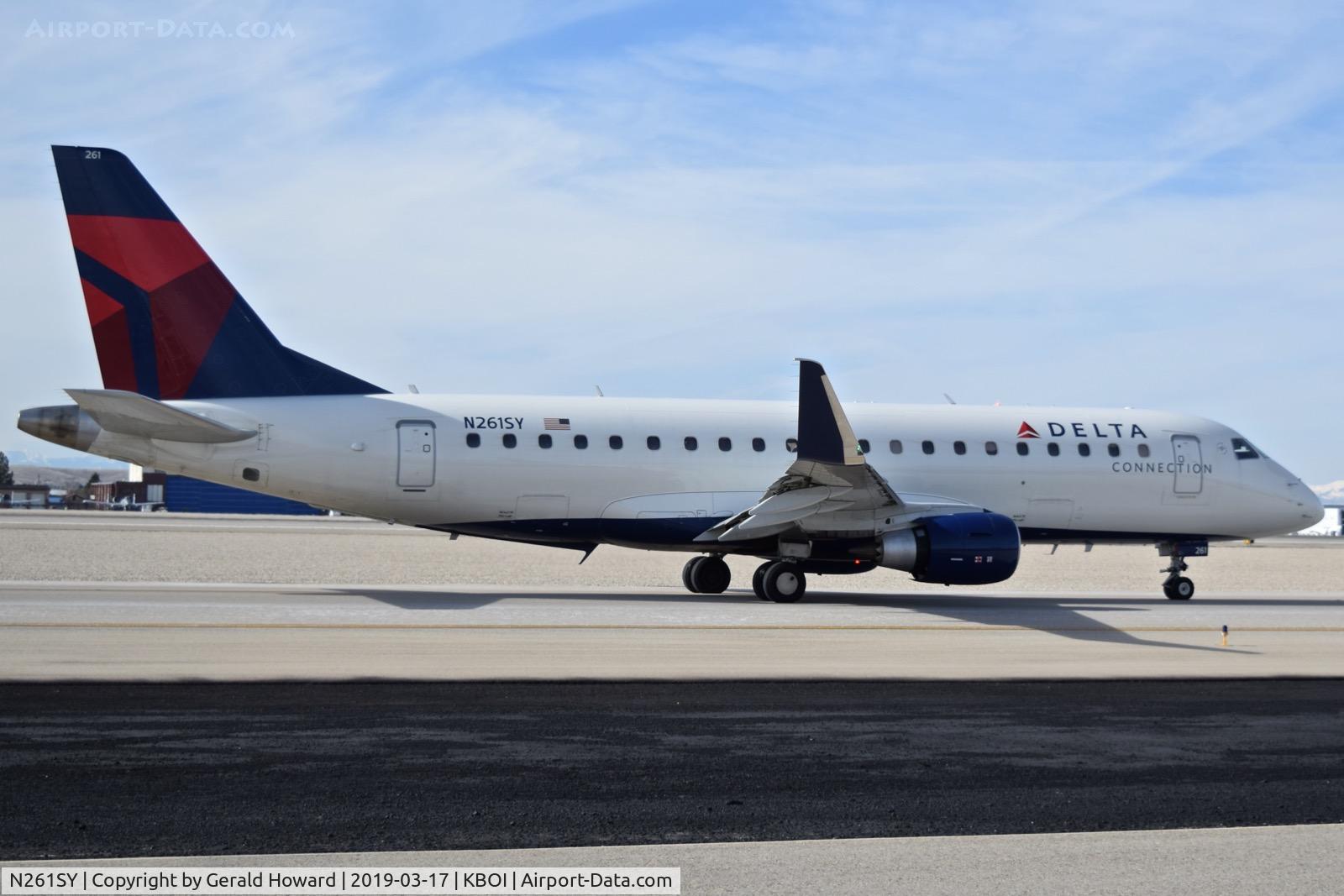 N261SY, 2017 Embraer 175LR (ERJ-170-200LR) C/N 17000704, On Alpha for RWY 10L.