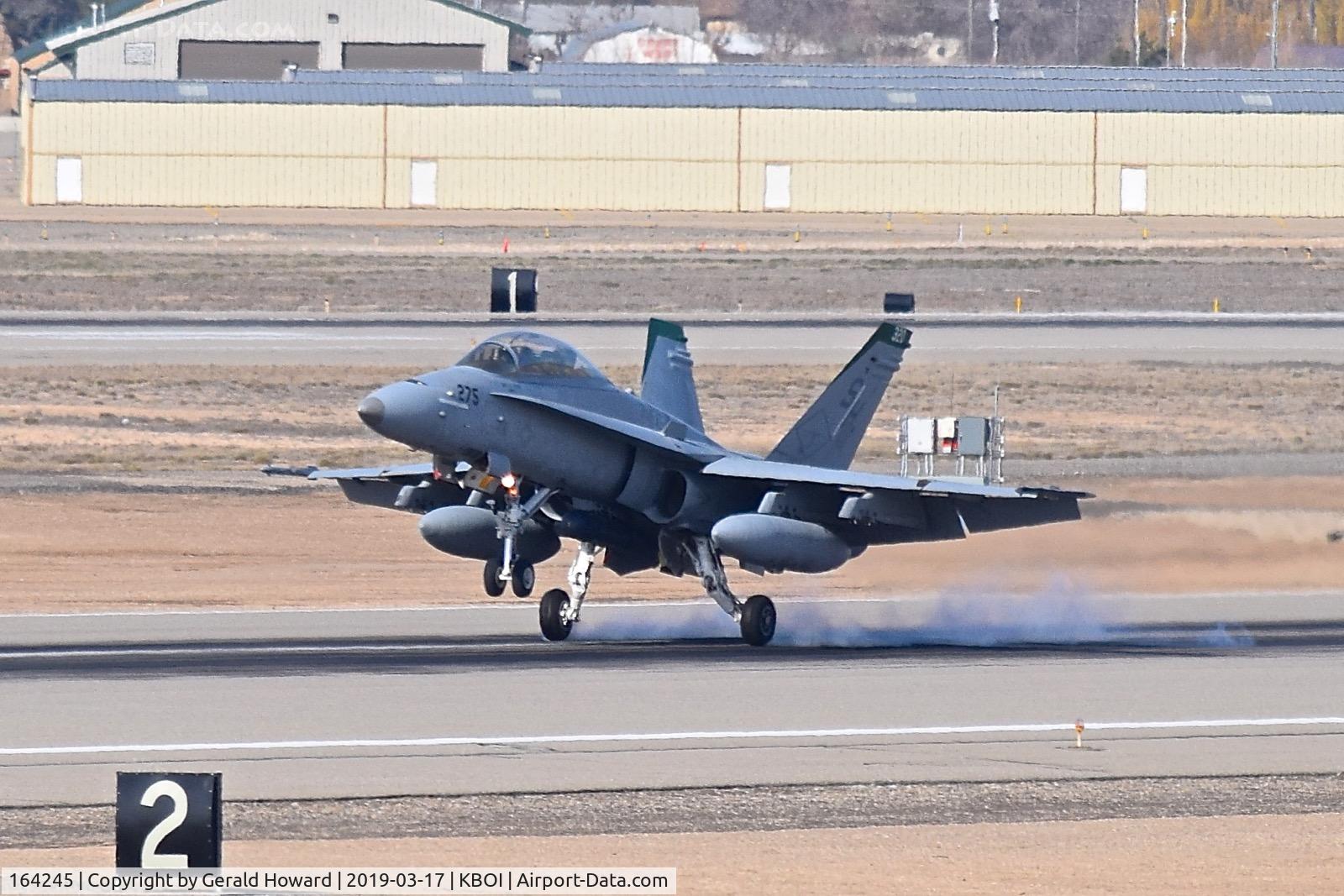 164245, 1991 McDonnell Douglas F/A-18D Hornet C/N 1008/D074, Landing RWY 10L. VMFAT-101 
