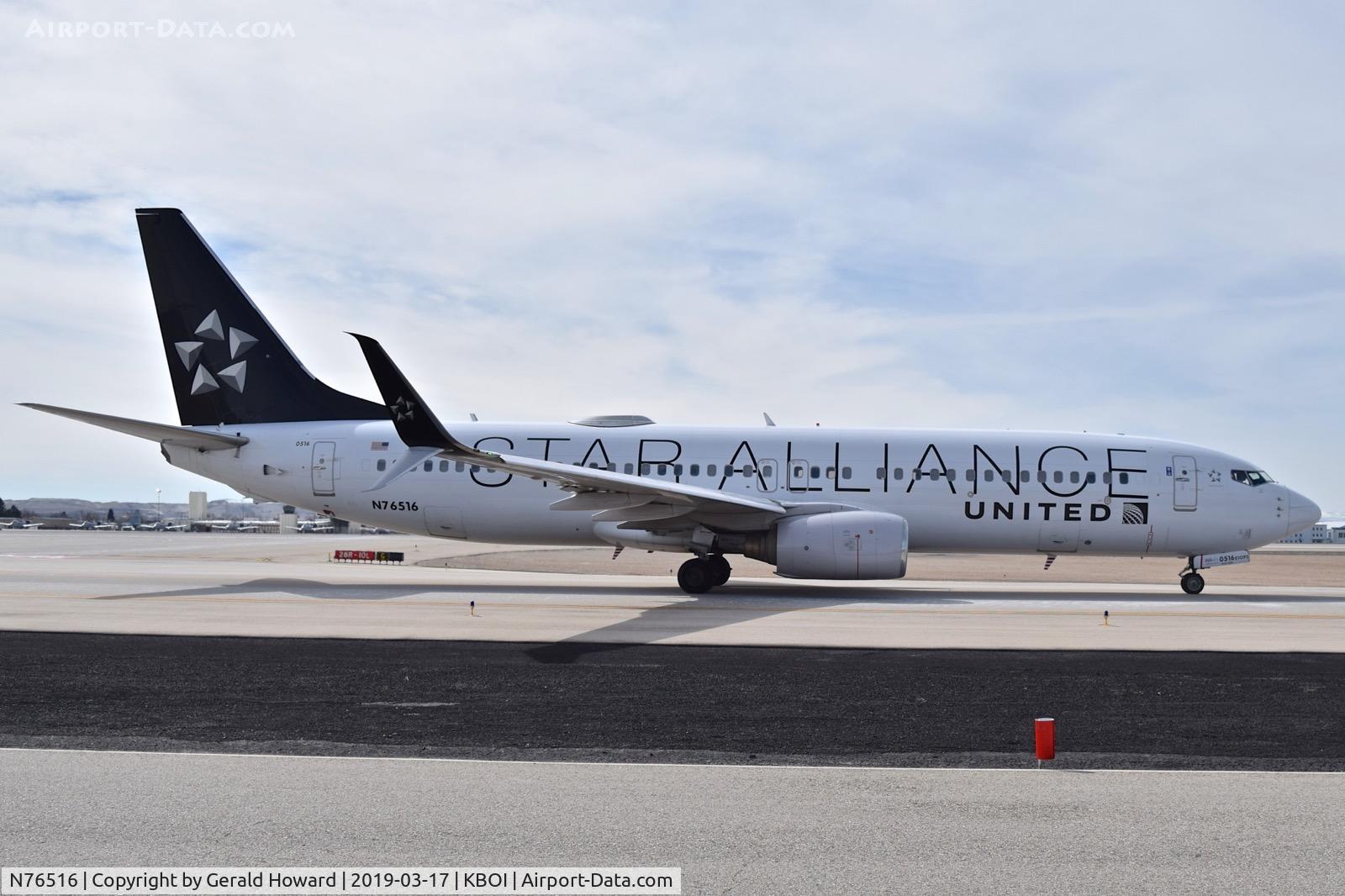N76516, 2008 Boeing 737-824 C/N 37096, Taxiing on Alpha.