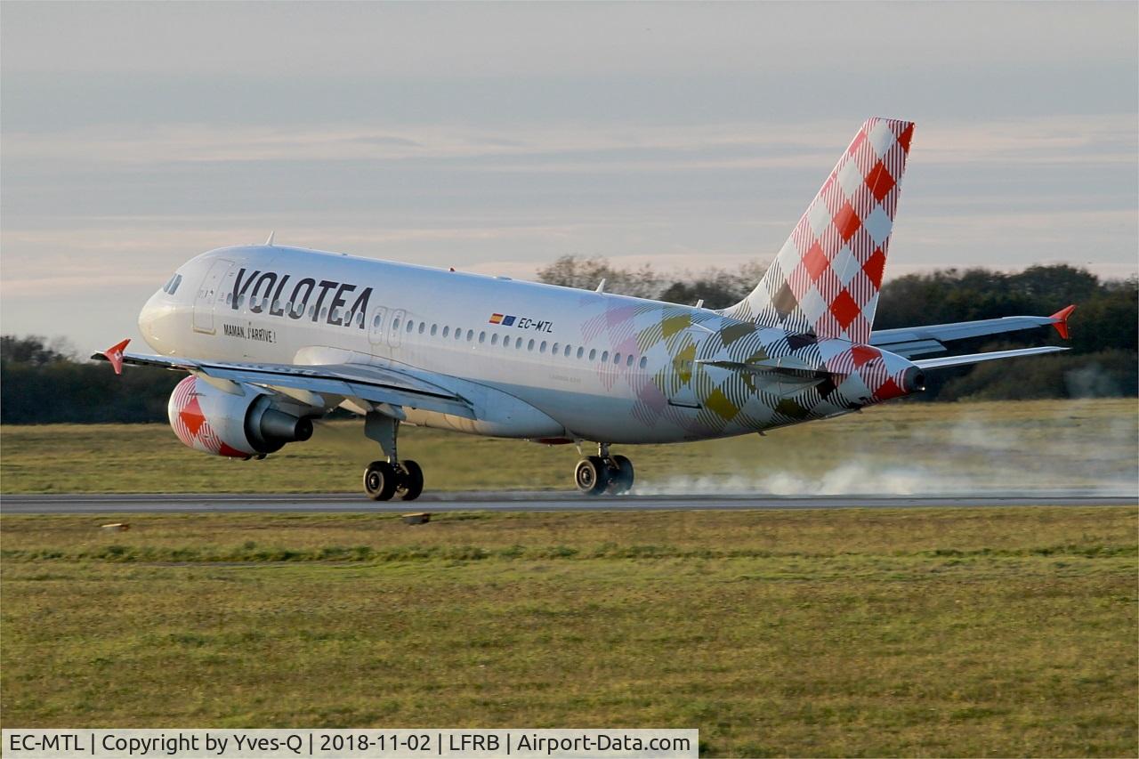 EC-MTL, 2003 Airbus A319-111 C/N 2053, Airbus A319-111, Landing rwy 25L, Brest-Bretagne Airport (LFRB-BES)