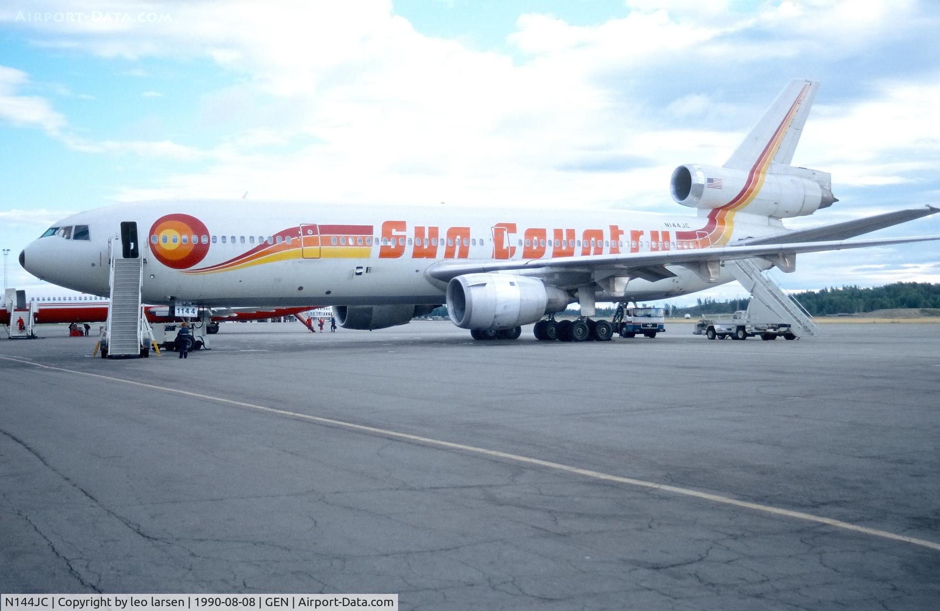 N144JC, 1972 Douglas DC-10-40 C/N 46753, Oslo Gardermoen 8.8.1990