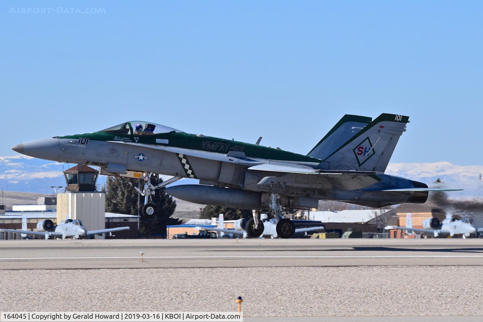 164045, 1990 McDonnell Douglas F/A-18C Hornet C/N 0933/C177, Take off from RWY 10L. VMFAT-101 