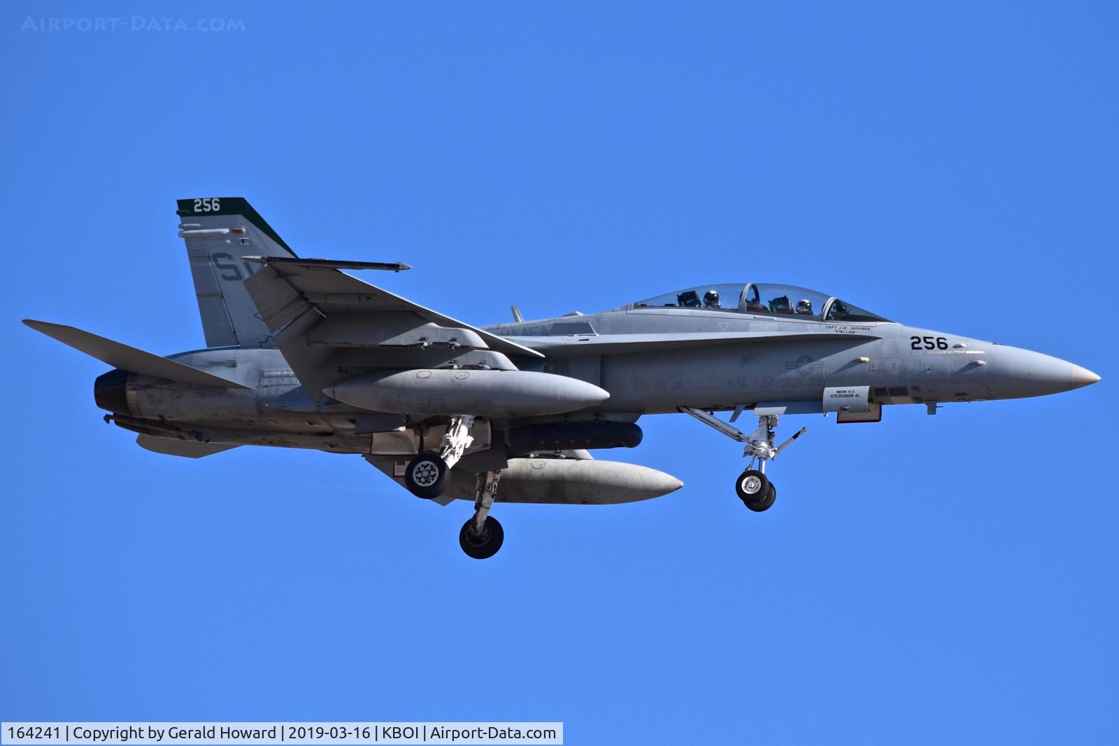164241, 1991 McDonnell Douglas F/A-18D Hornet C/N 1004/D073, Landing RWY 10L. VMFAT-101 