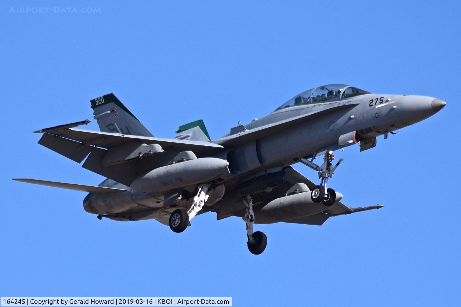 164245, 1991 McDonnell Douglas F/A-18D Hornet C/N 1008/D074, Landing RWY 10L. VMFAT-101 