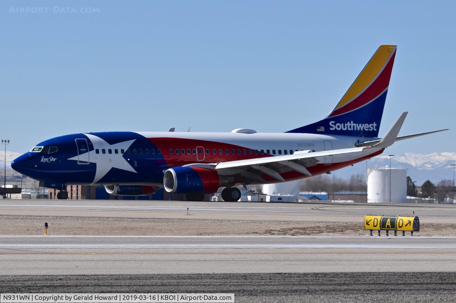 N931WN, 2009 Boeing 737-7H4 C/N 36637, Take off run on RWT 10L.
