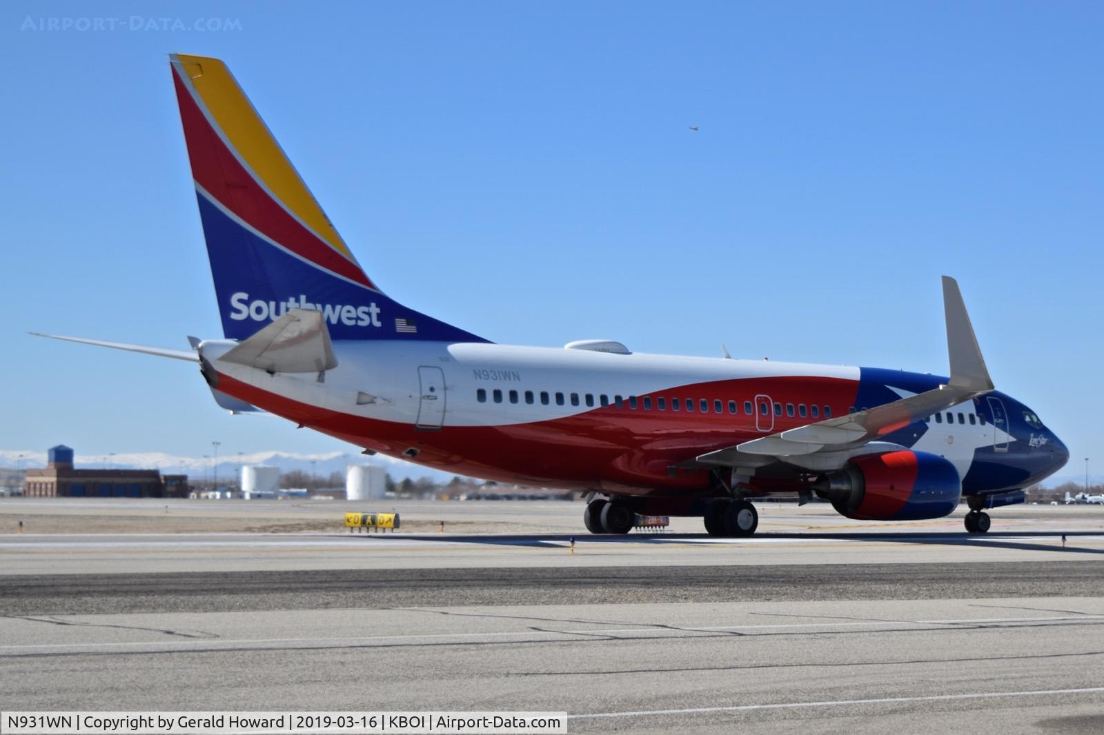 N931WN, 2009 Boeing 737-7H4 C/N 36637, Taxiing on Alpha.