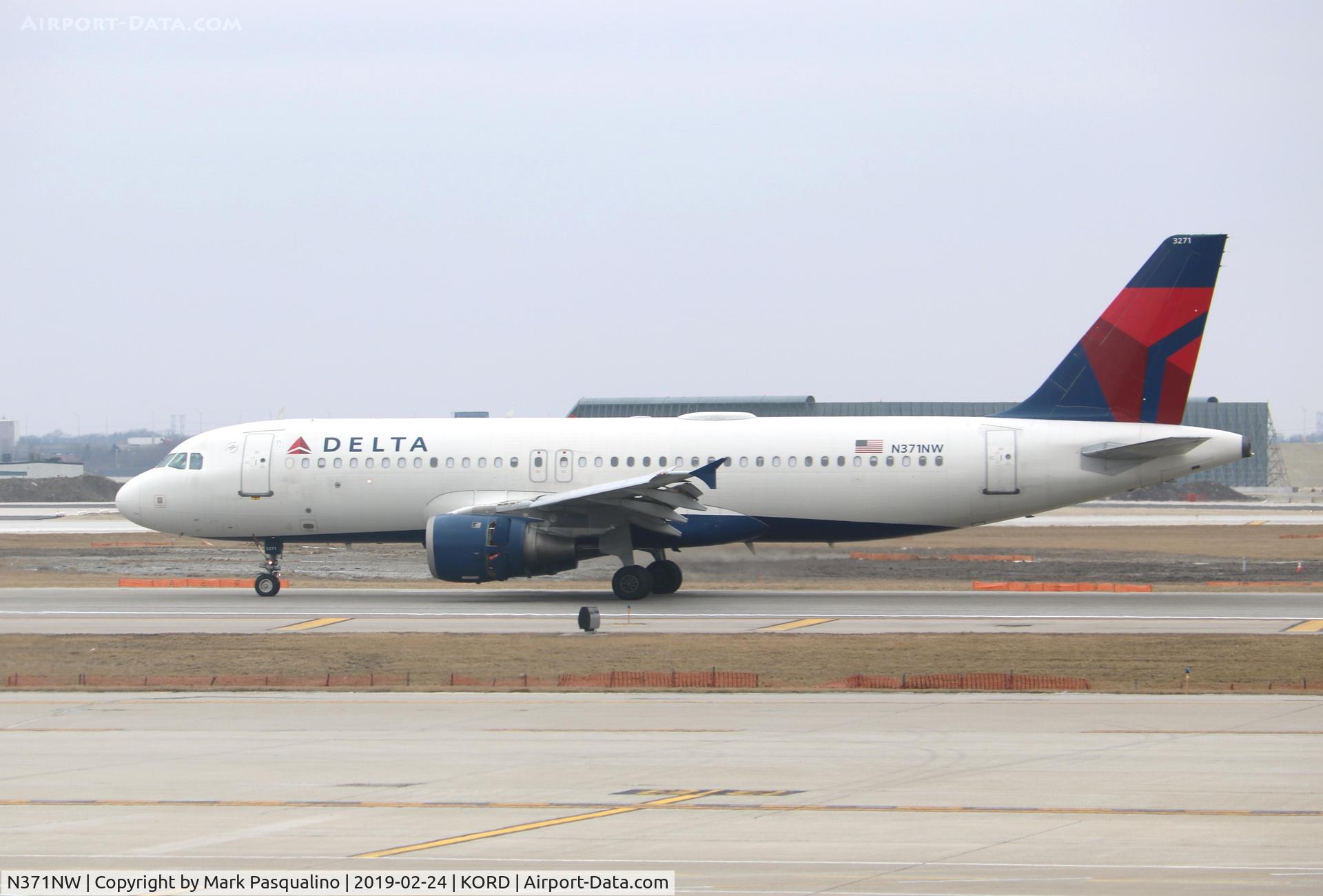 N371NW, 2001 Airbus A320-212 C/N 1535, Airbus A320-212